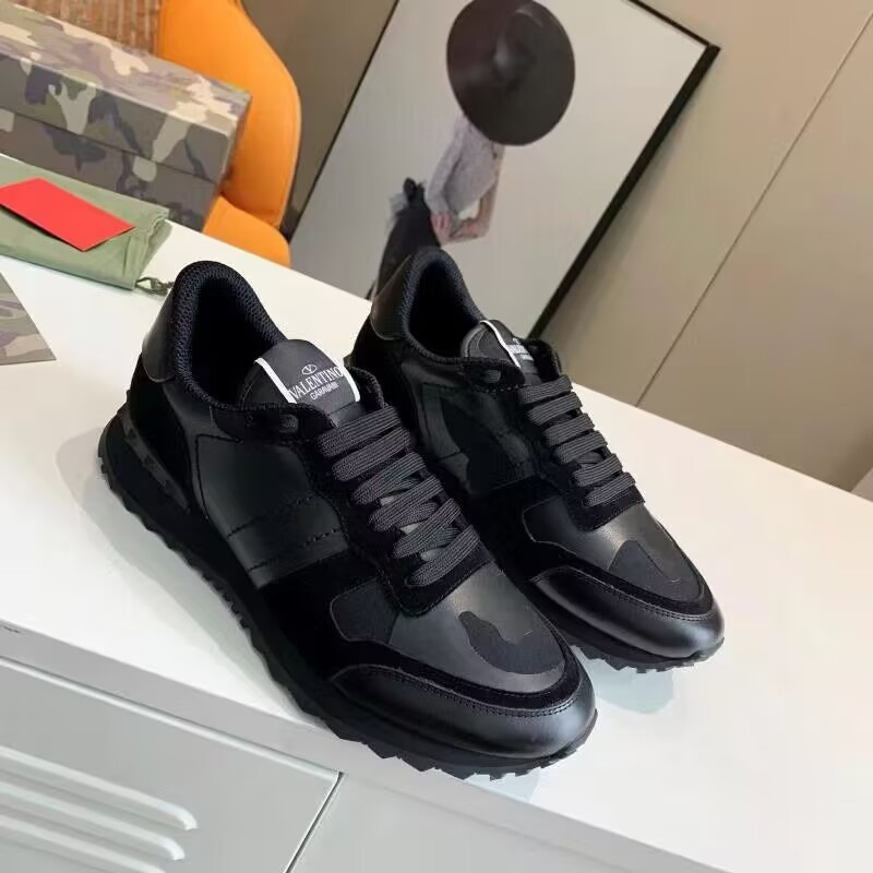 ua Va1e*ntin0 garavani rockrunner