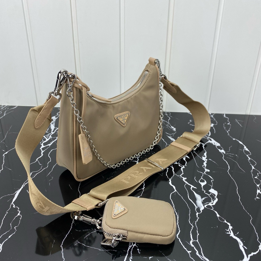 Pra*a re-edition 2005 re-nylon bag