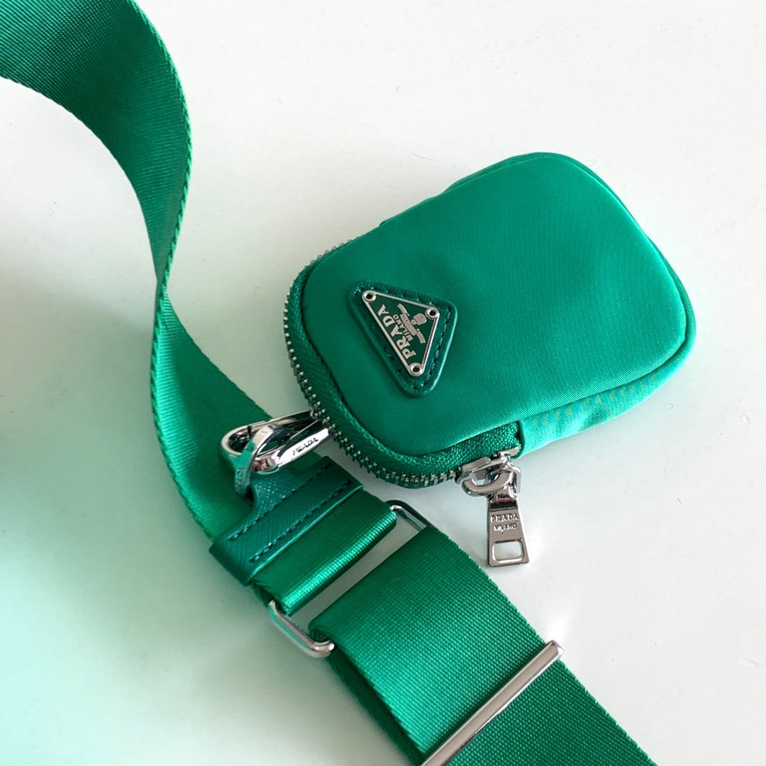 Pra*a re-edition 2005 re-nylon bag green