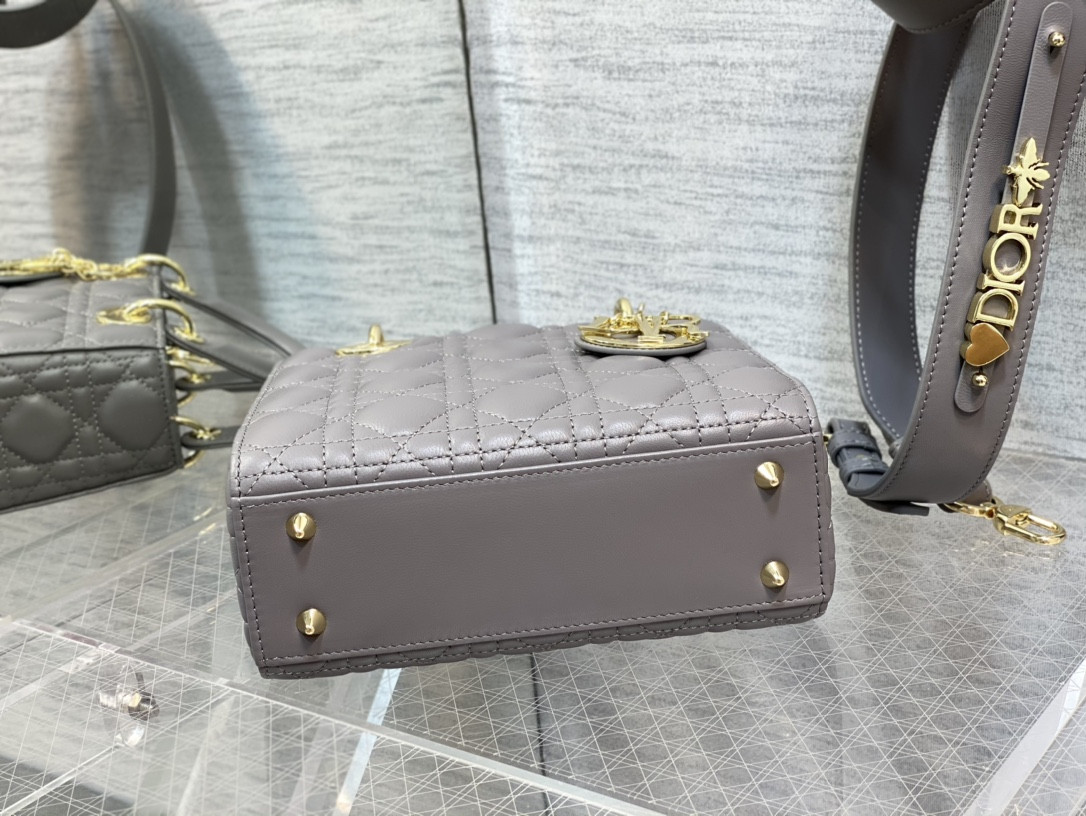 small lady D*or my abcD*or bag 8 x 6.5 x 3 inches