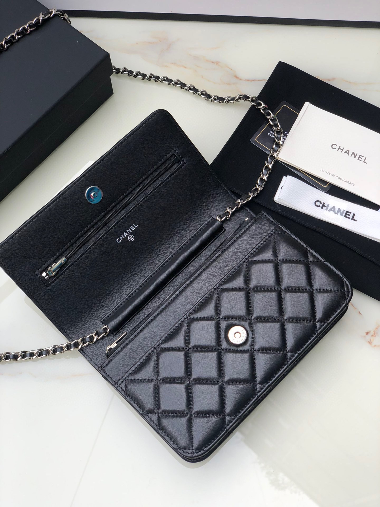 Ch*el classic wallet on chain 4.8 × 7.5 × 1.4 in