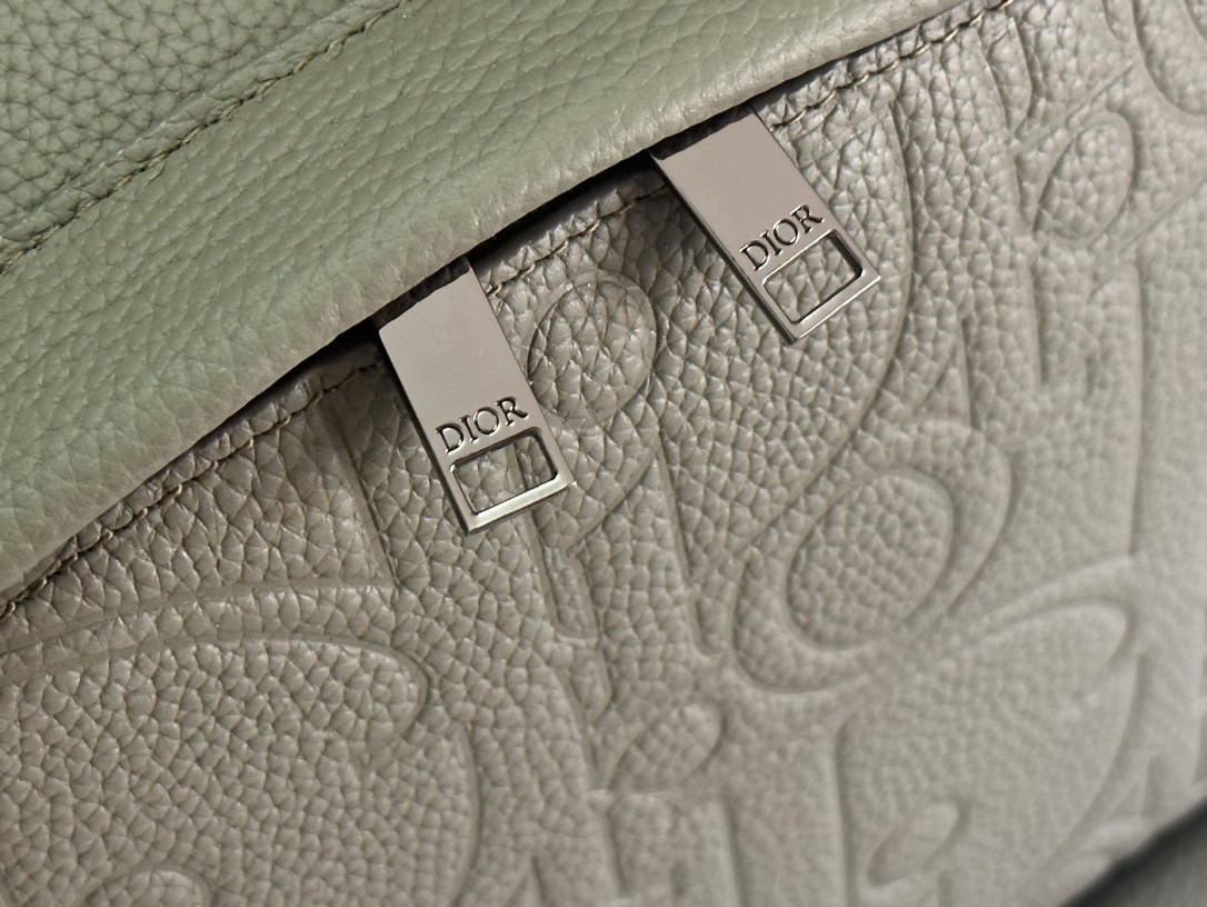 D*or rider 2.0 backpack khaki D*or gravity leather and khaki grained calfskin 31 x 40 x 18 cm