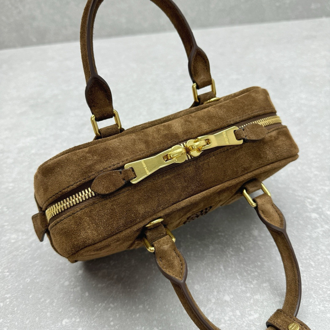 MIU MIU Arcadie matelassé nappa leather bag 22x10.5x7.5cm