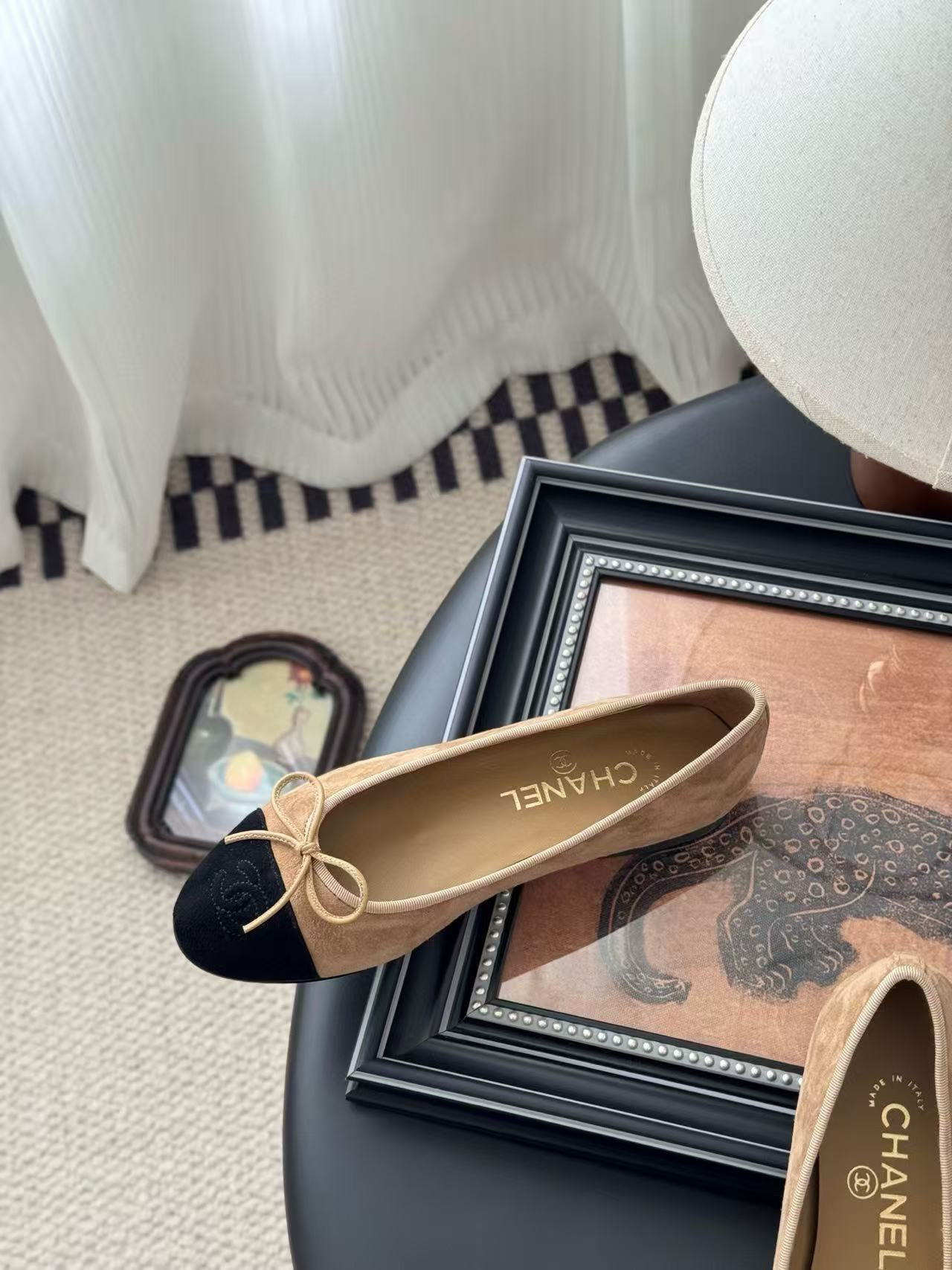 ua Ch*el ballet flats