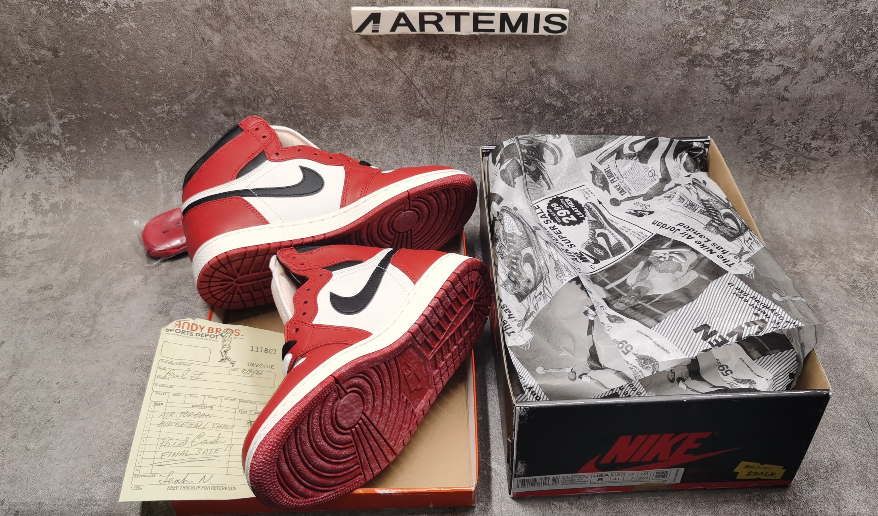 Air Jordan 1 High OG Chicago Lost and Found