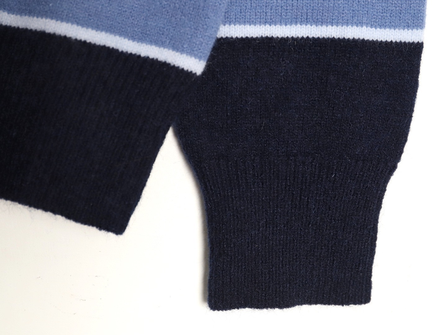 d*or cd Di*m*nd sweaters