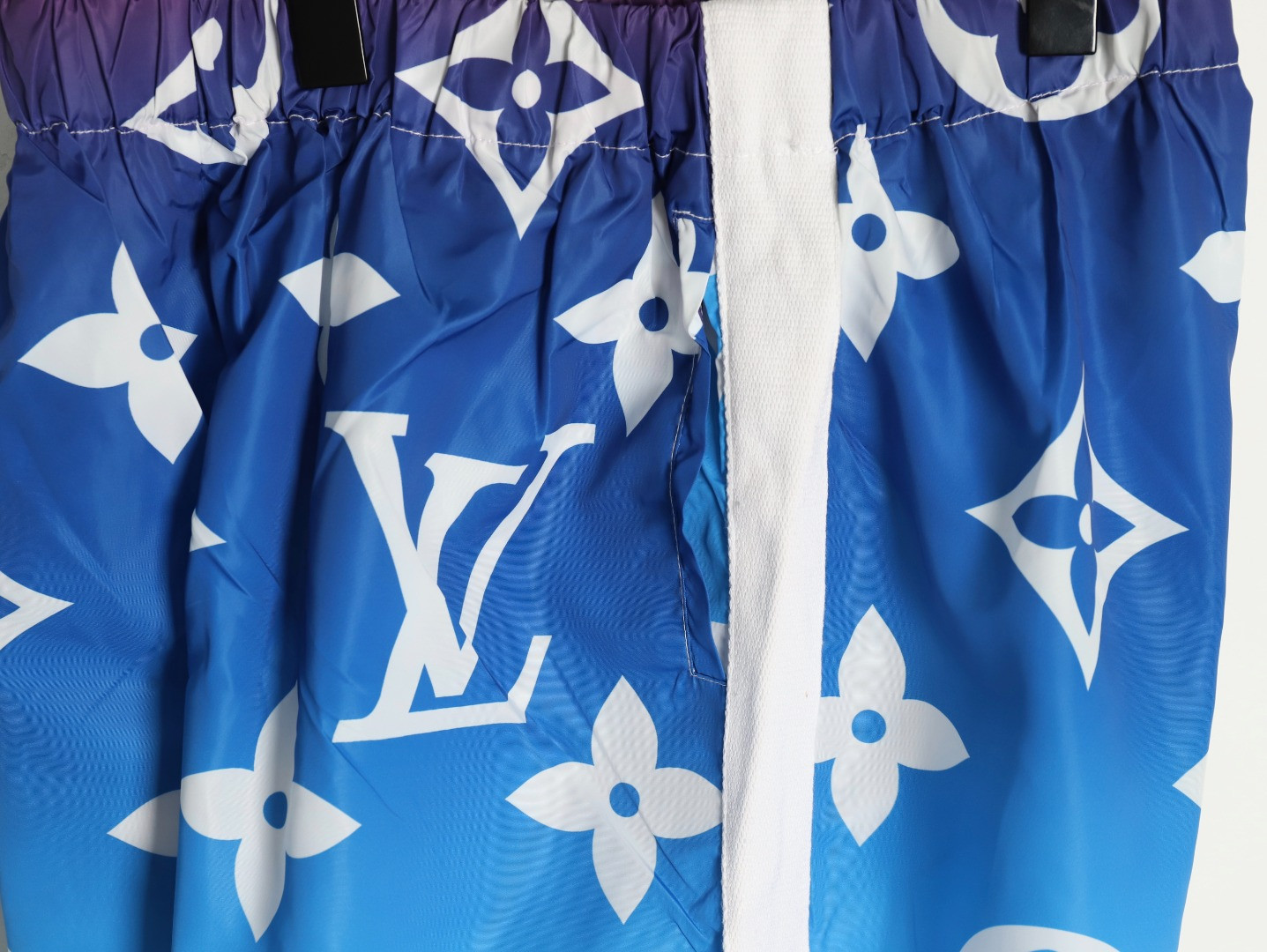 l0*is V*t0n lv shorts
