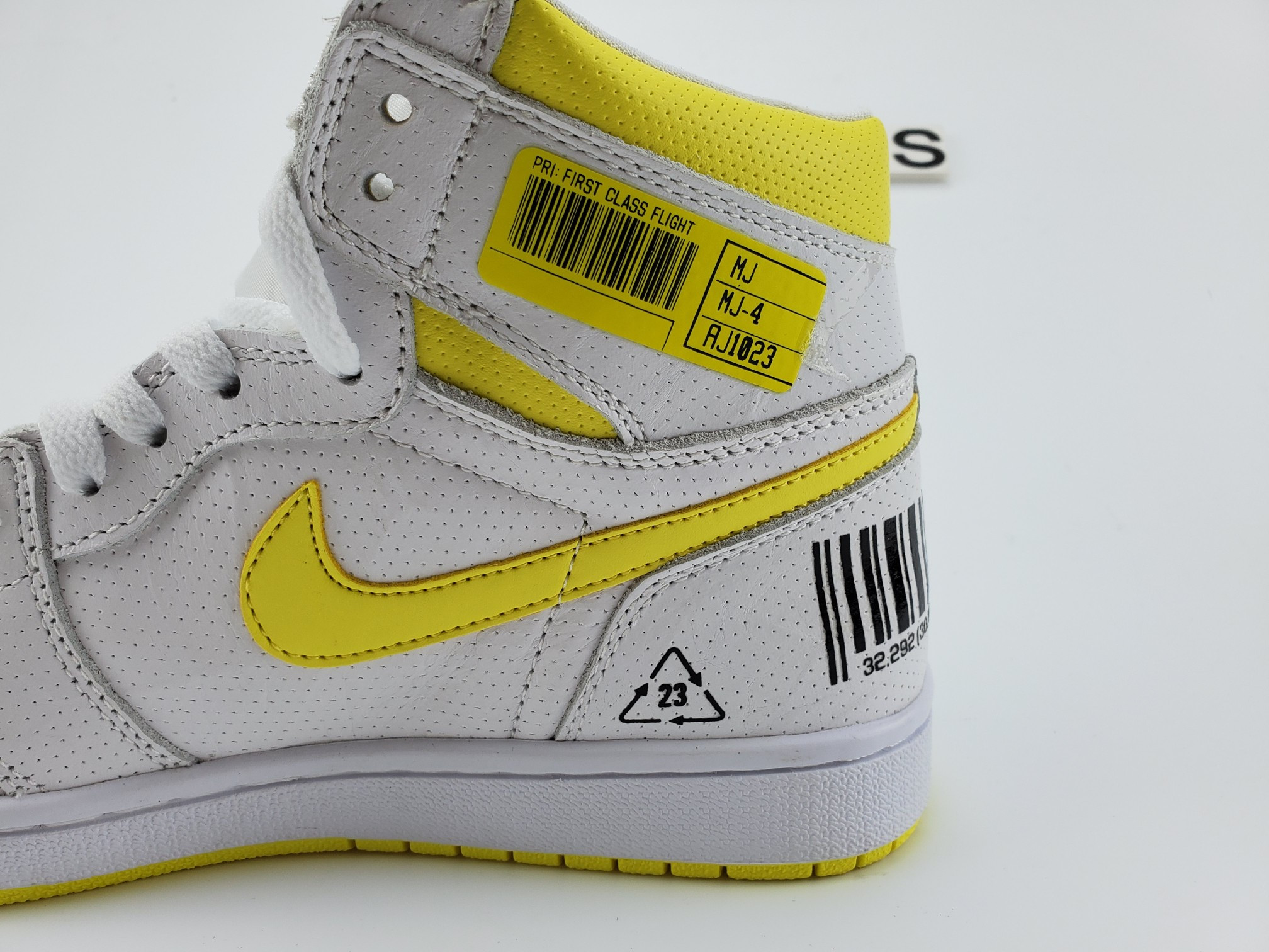 Air Jordan 1 High  “First Class Flight”