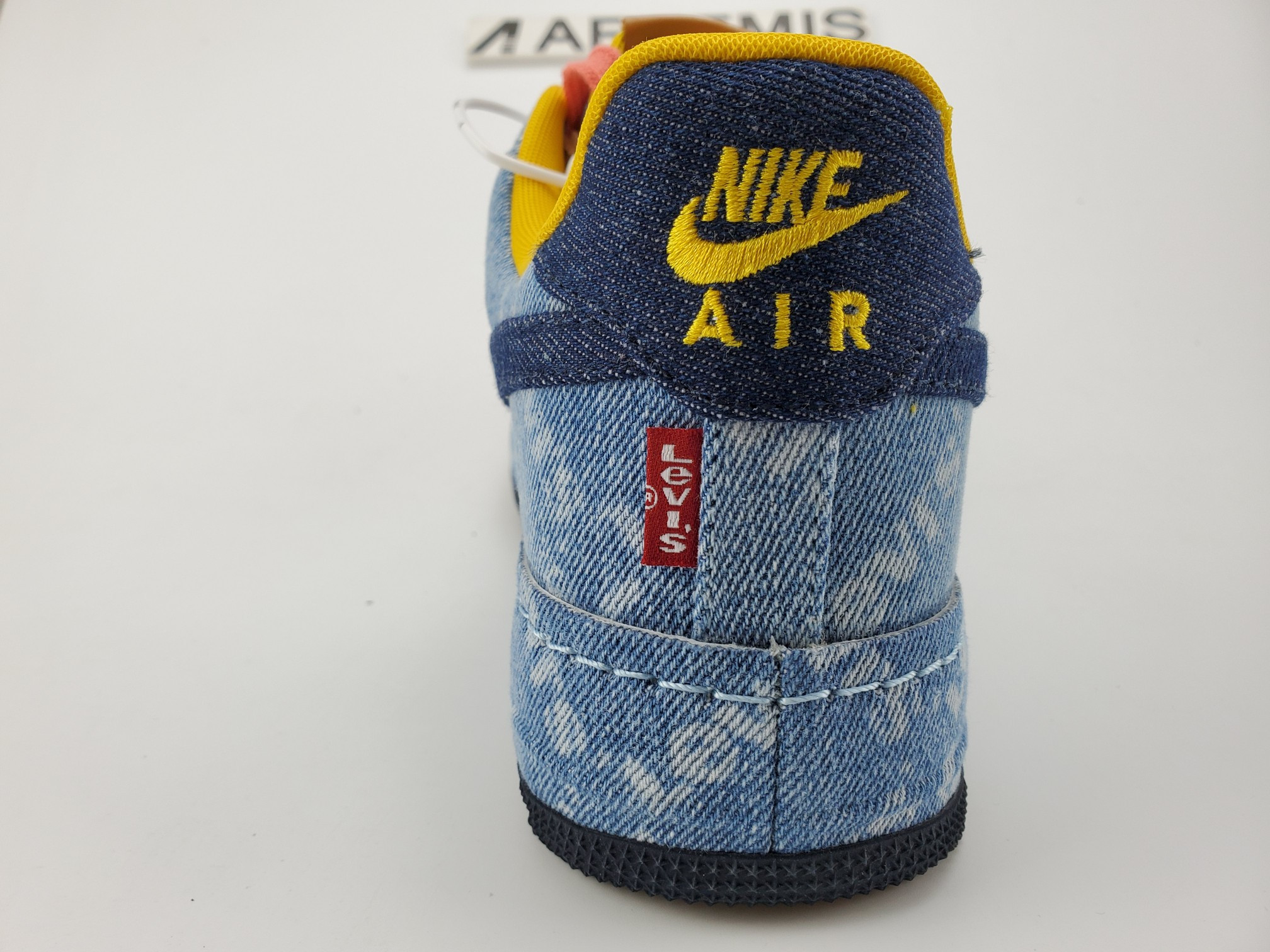 Air Force 1 Low Levi