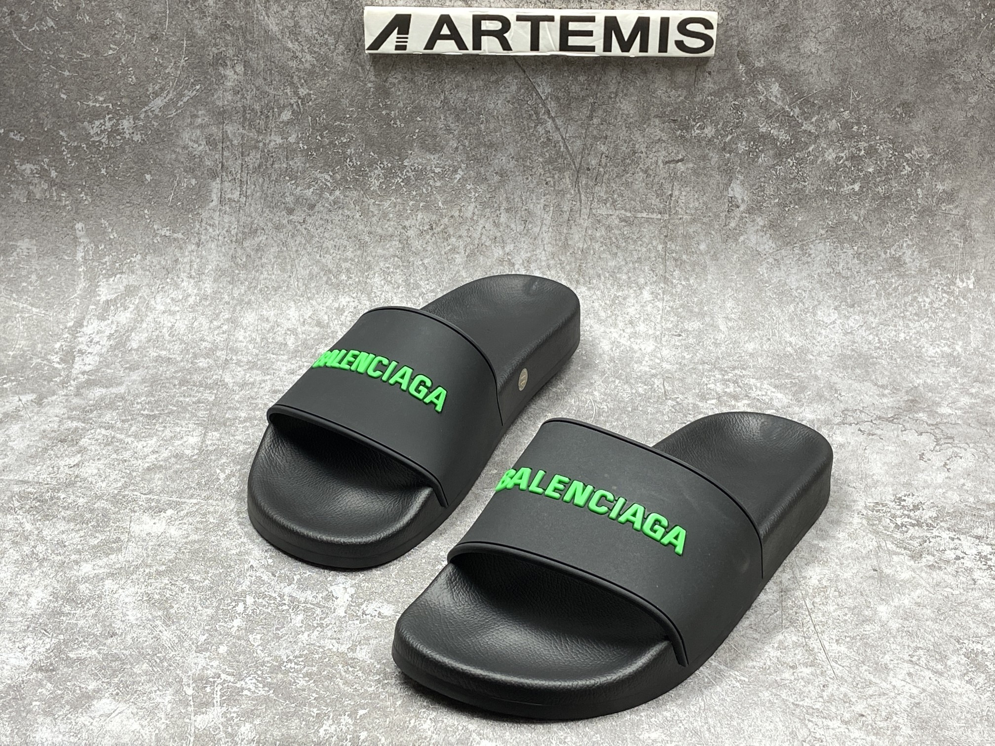 Balenciga Pool Slide Black Fluo Green