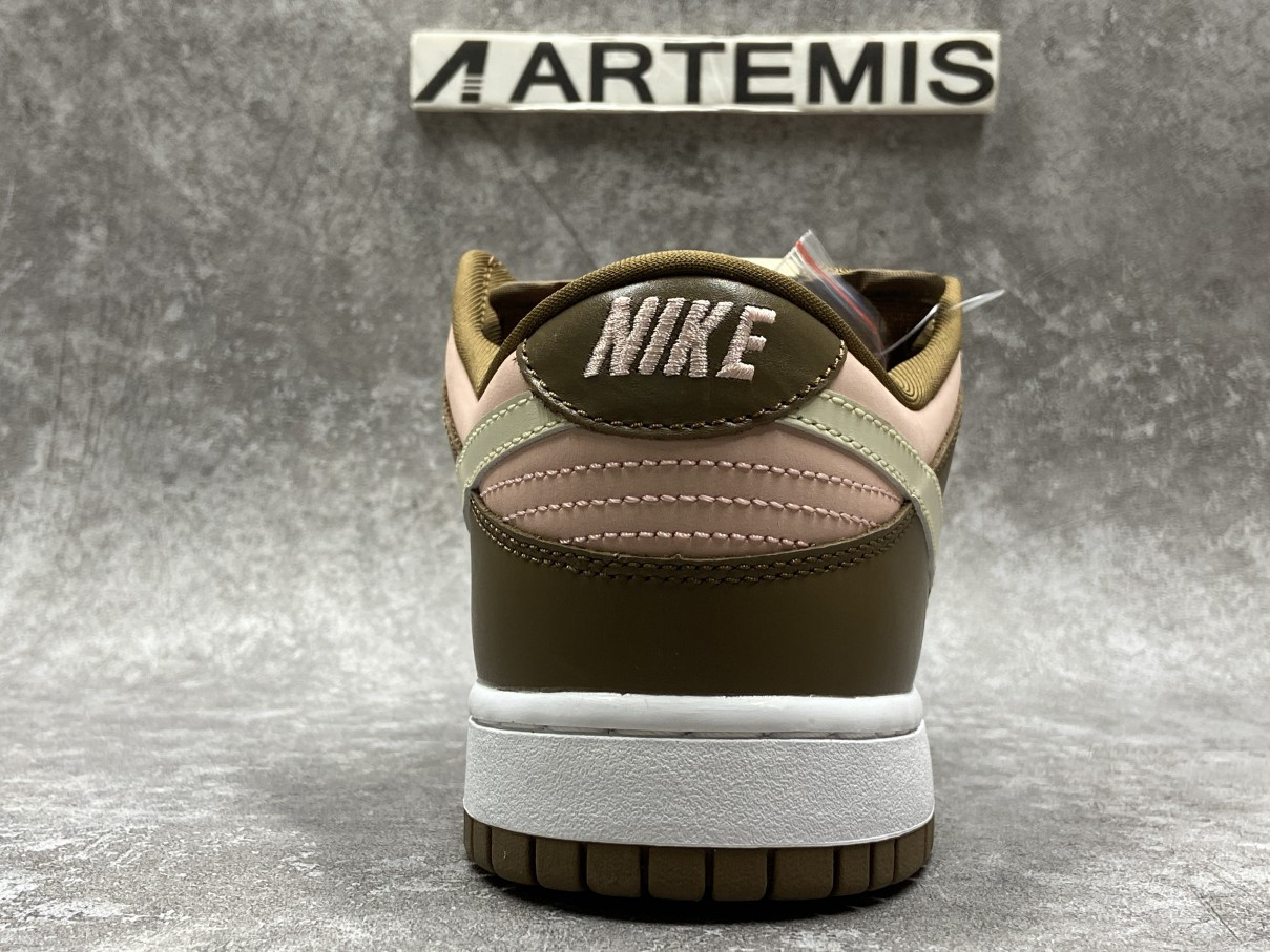 Nike Dunk SB Low Stussy Cherry