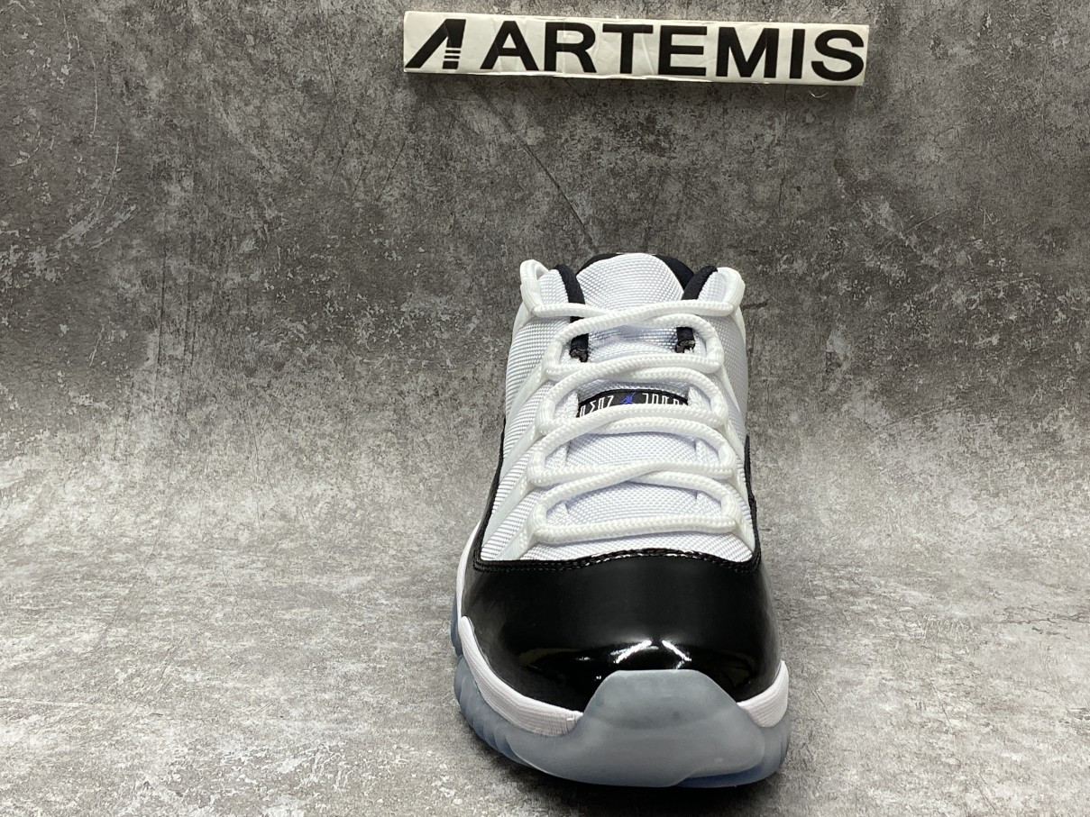 Air Jordan 11 Retro Low Concord