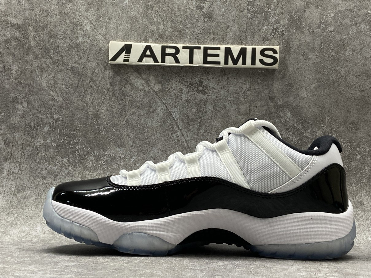Air Jordan 11 Retro Low Concord