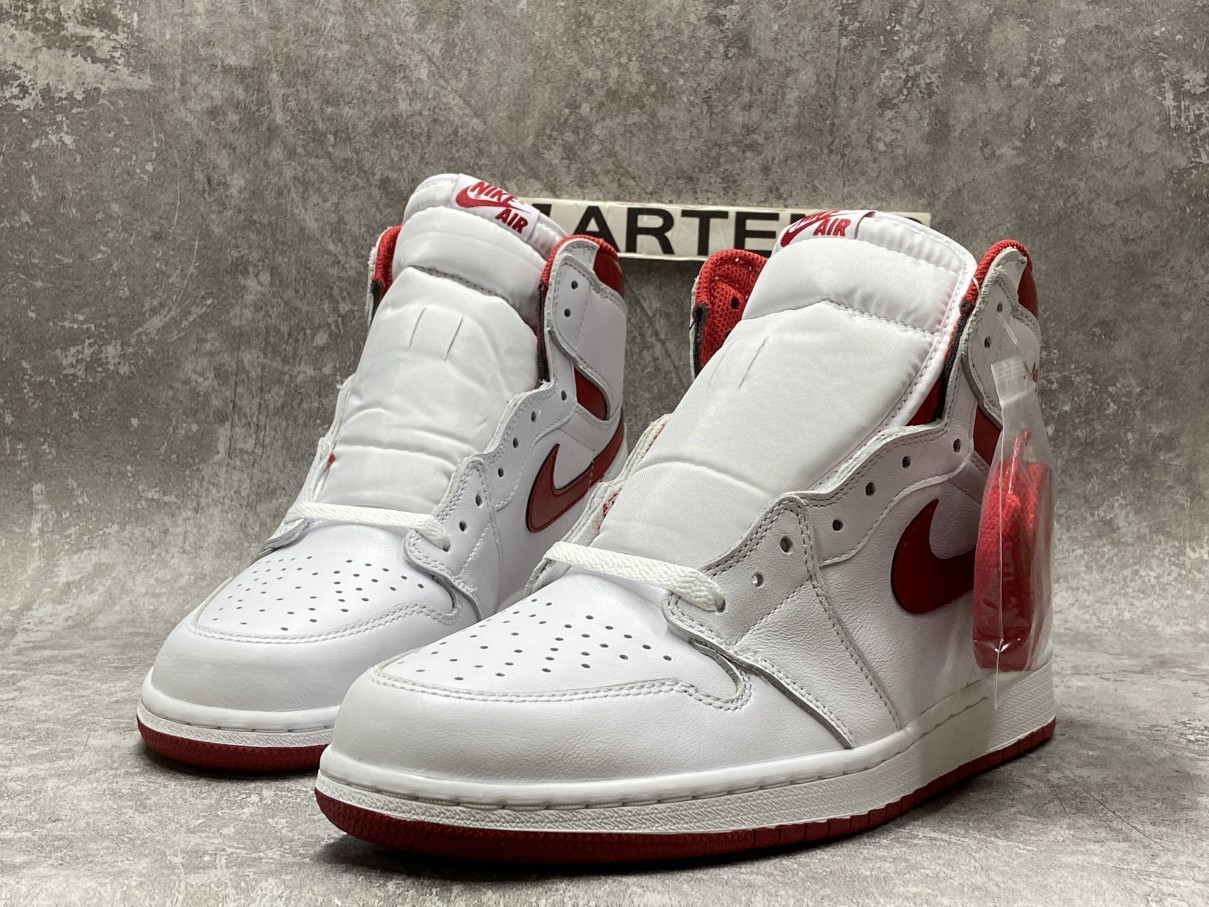 Air Jordan 1 Retro High Metallic Red