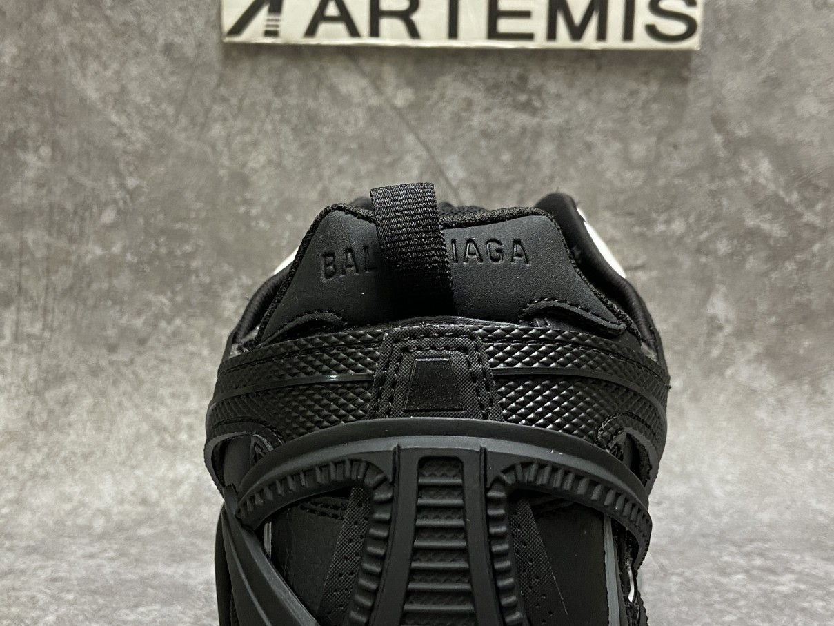 Balenciga Track Trainer Black White