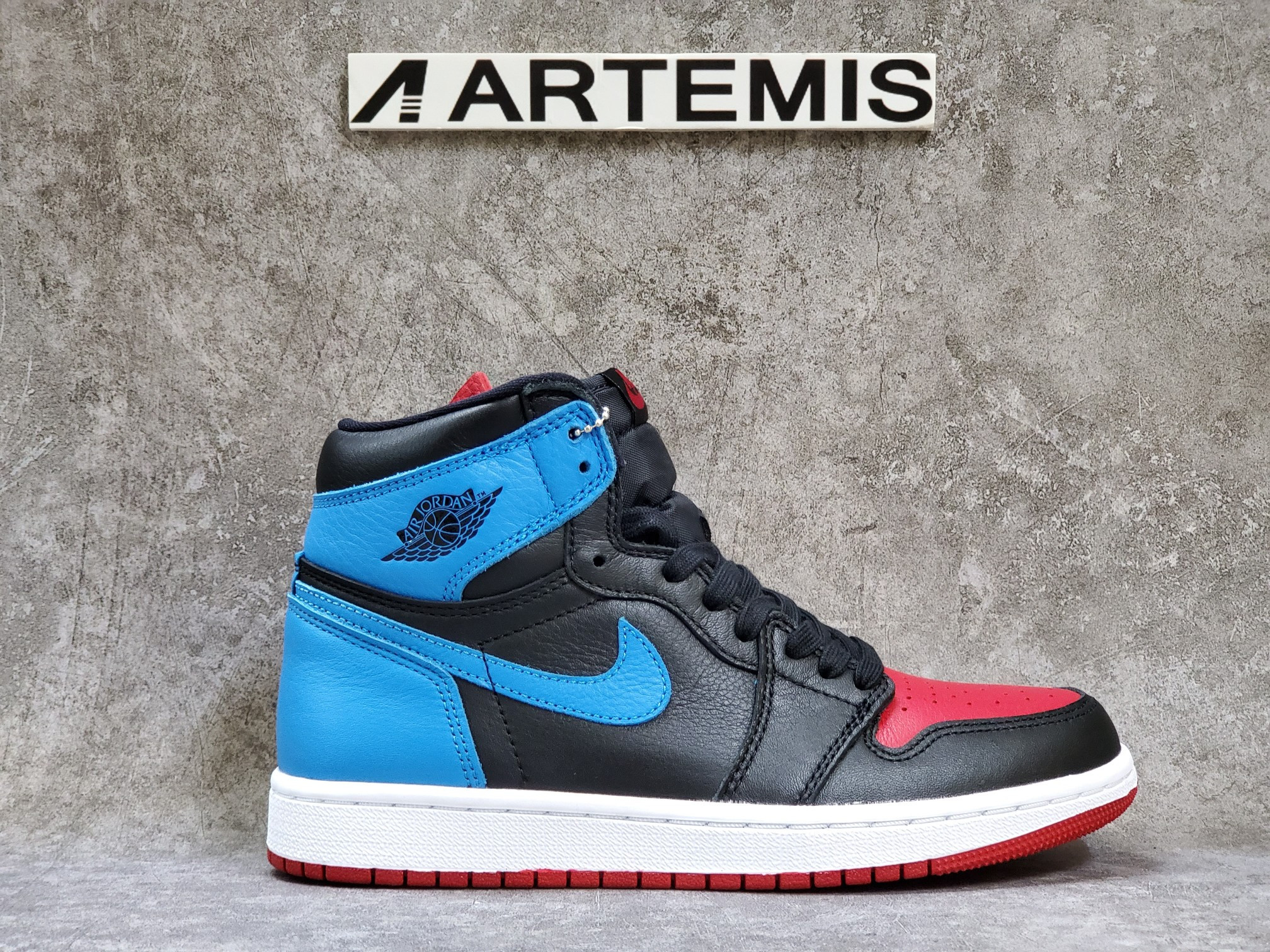 Air Jordan 1 Retro High NC to Chi Leather