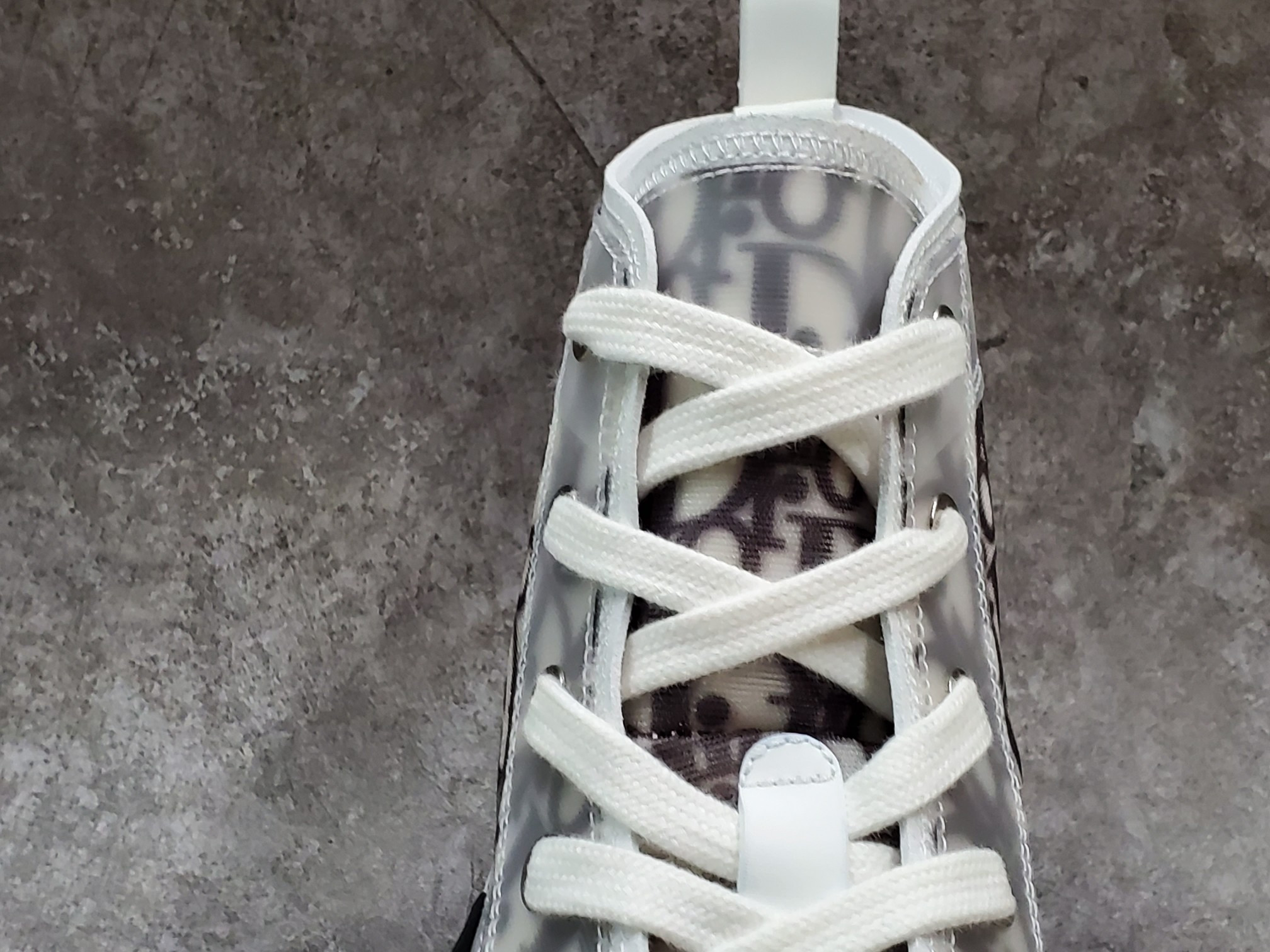 D*or b23 high top logo oblique