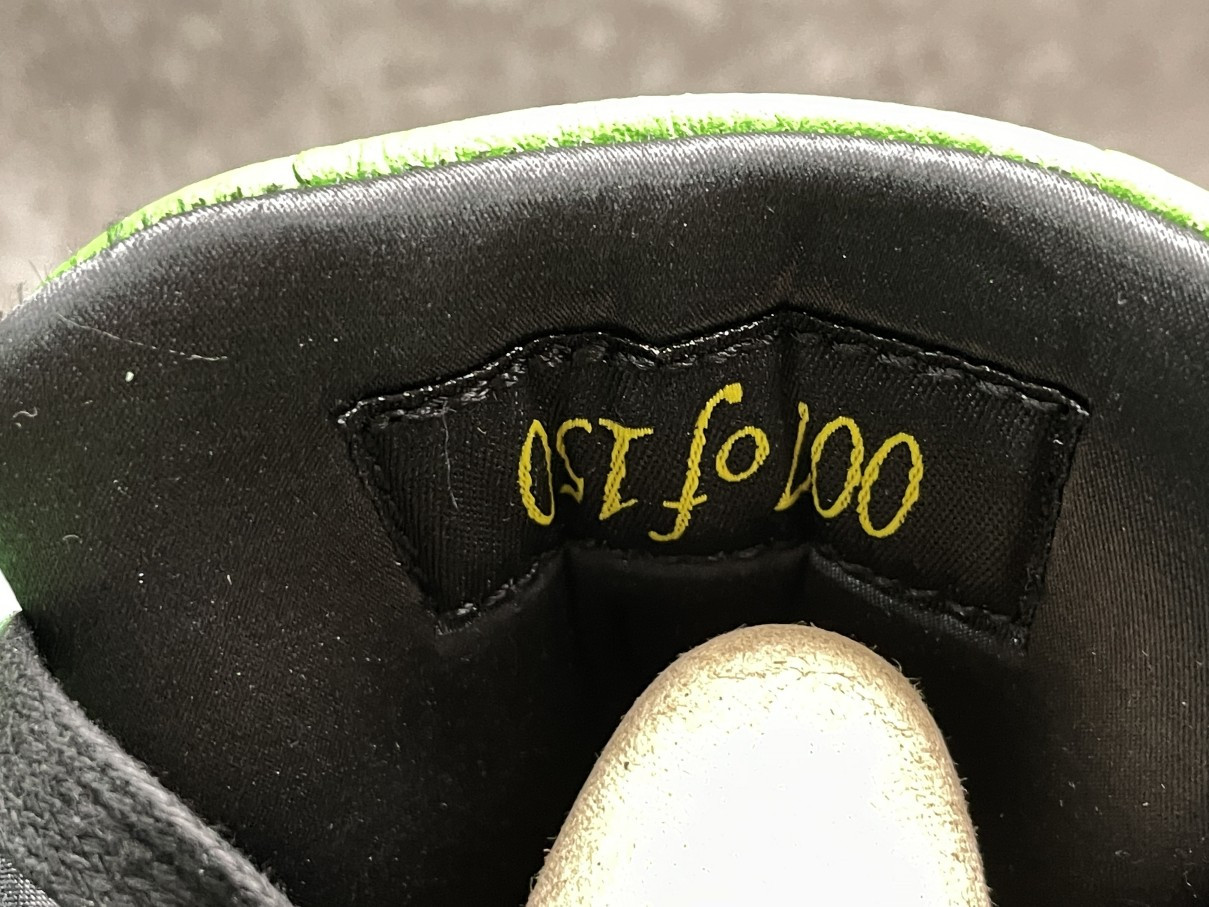 Air Jordan 4 Retro Manila