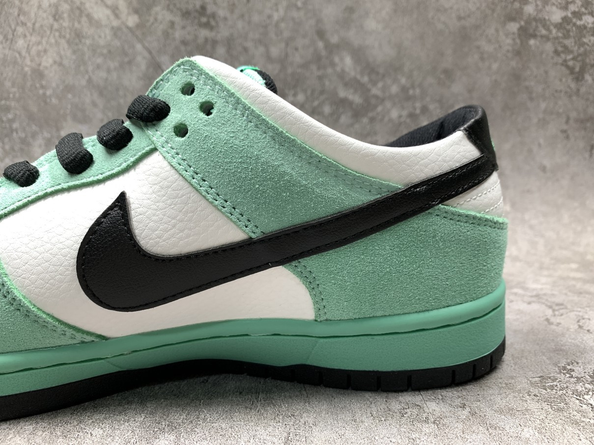 Nike Dunk SB Low Sea Crystal