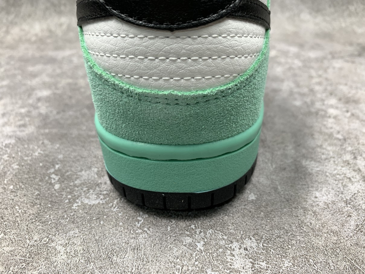 Nike Dunk SB Low Sea Crystal