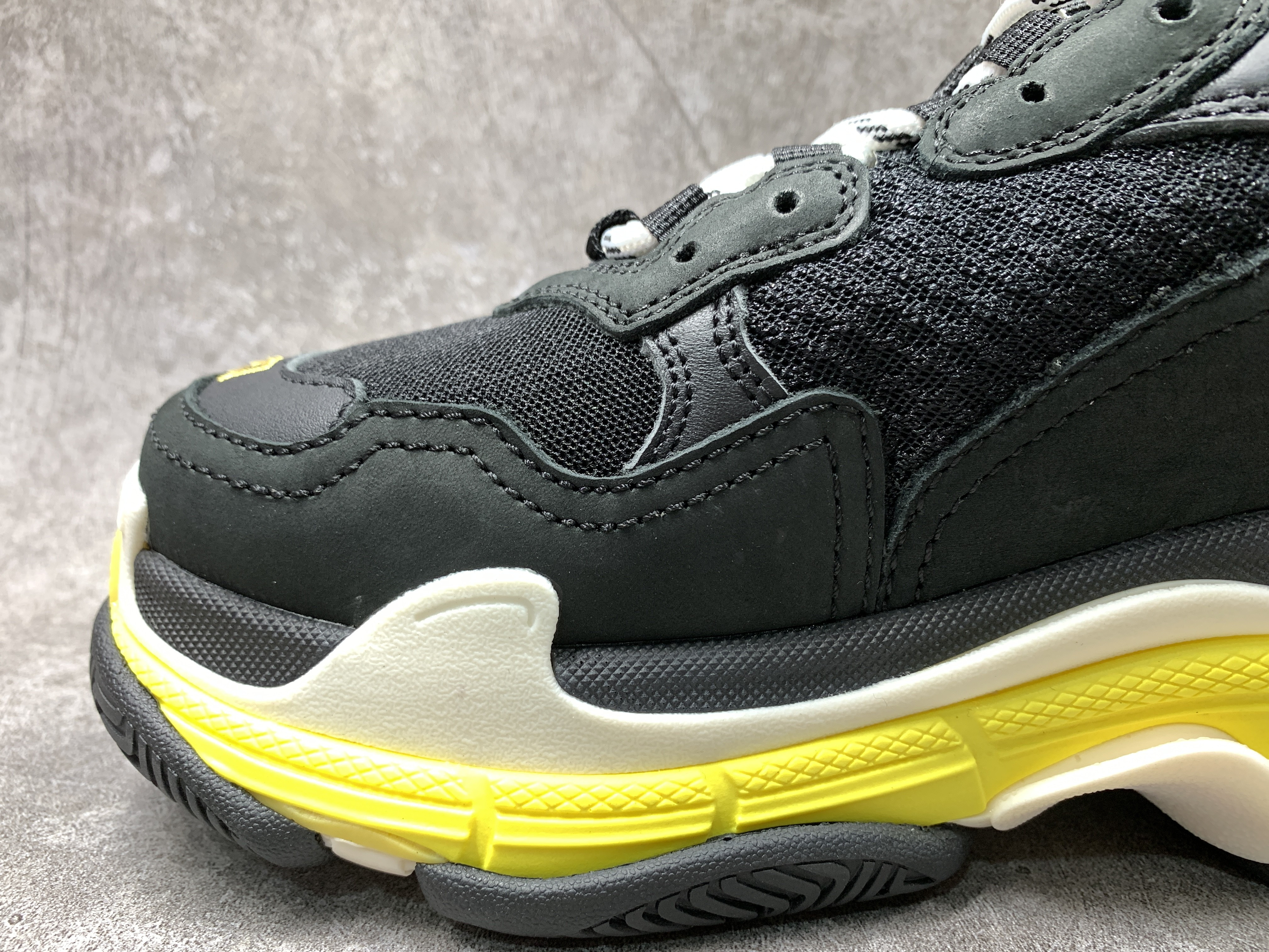 Balenciga Triple S Sneaker Black Yellow