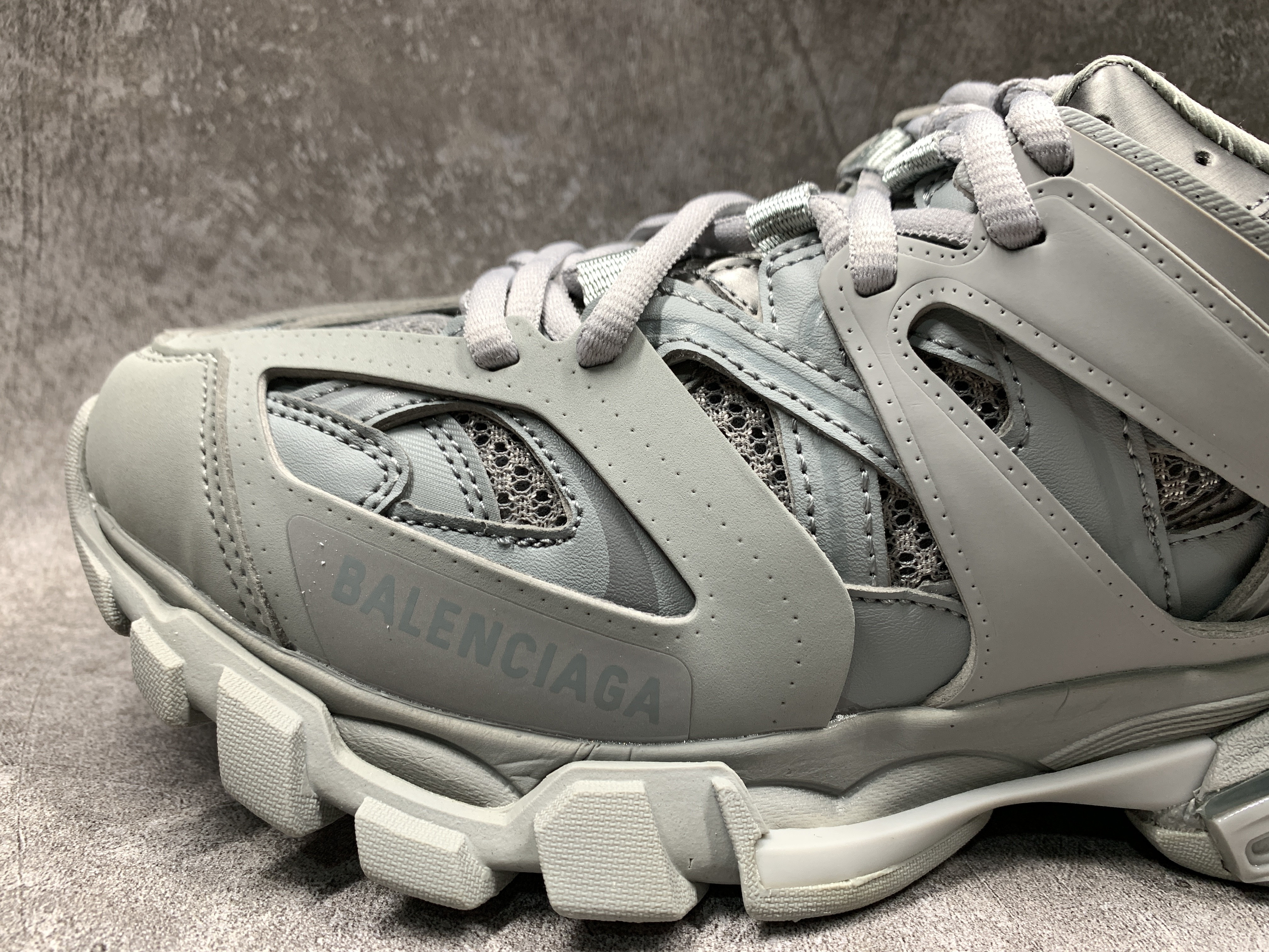 Balenciga Wmns Track Sneaker Grey