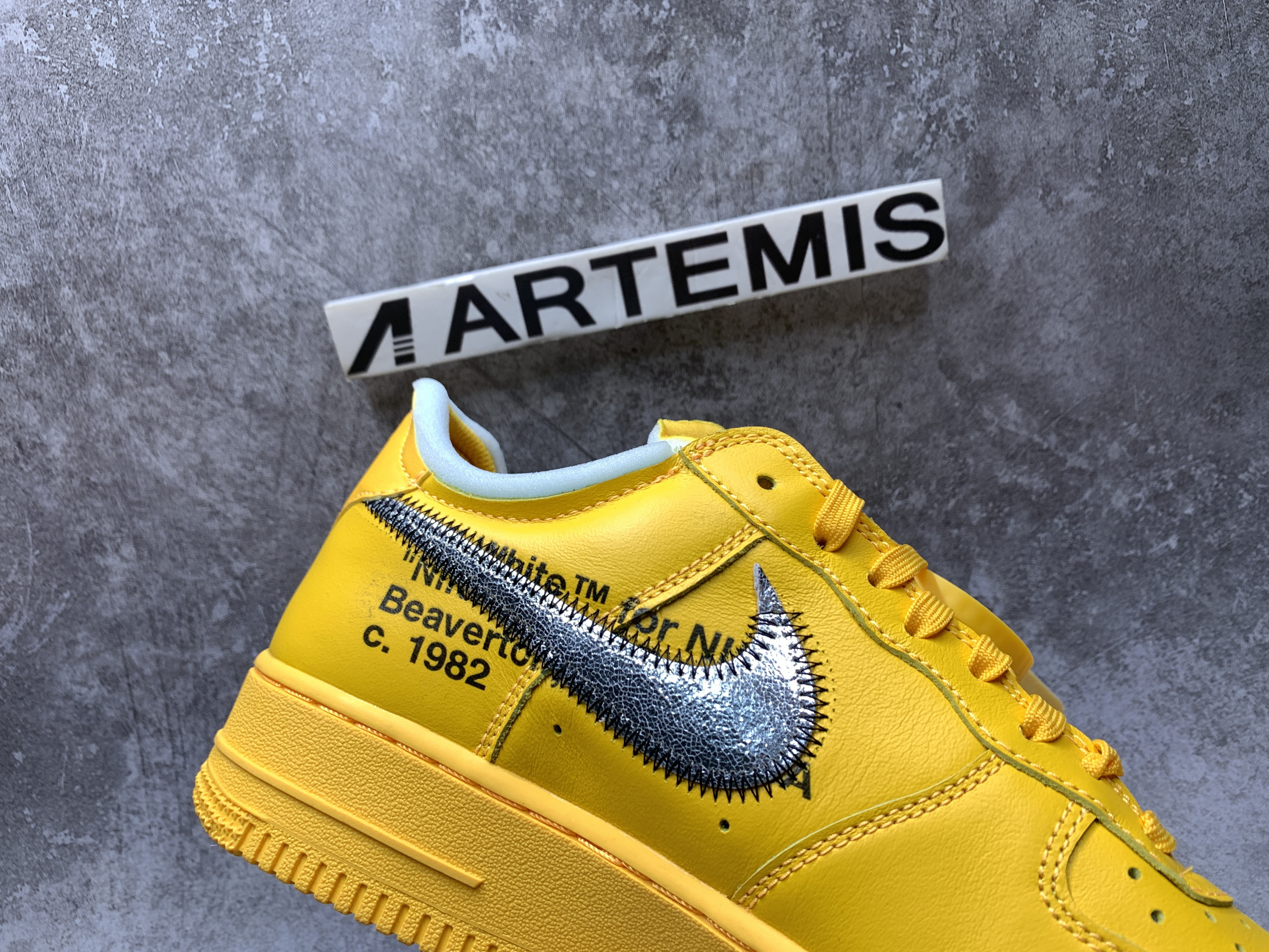 Air Force 1 x Off-White Low University Gold