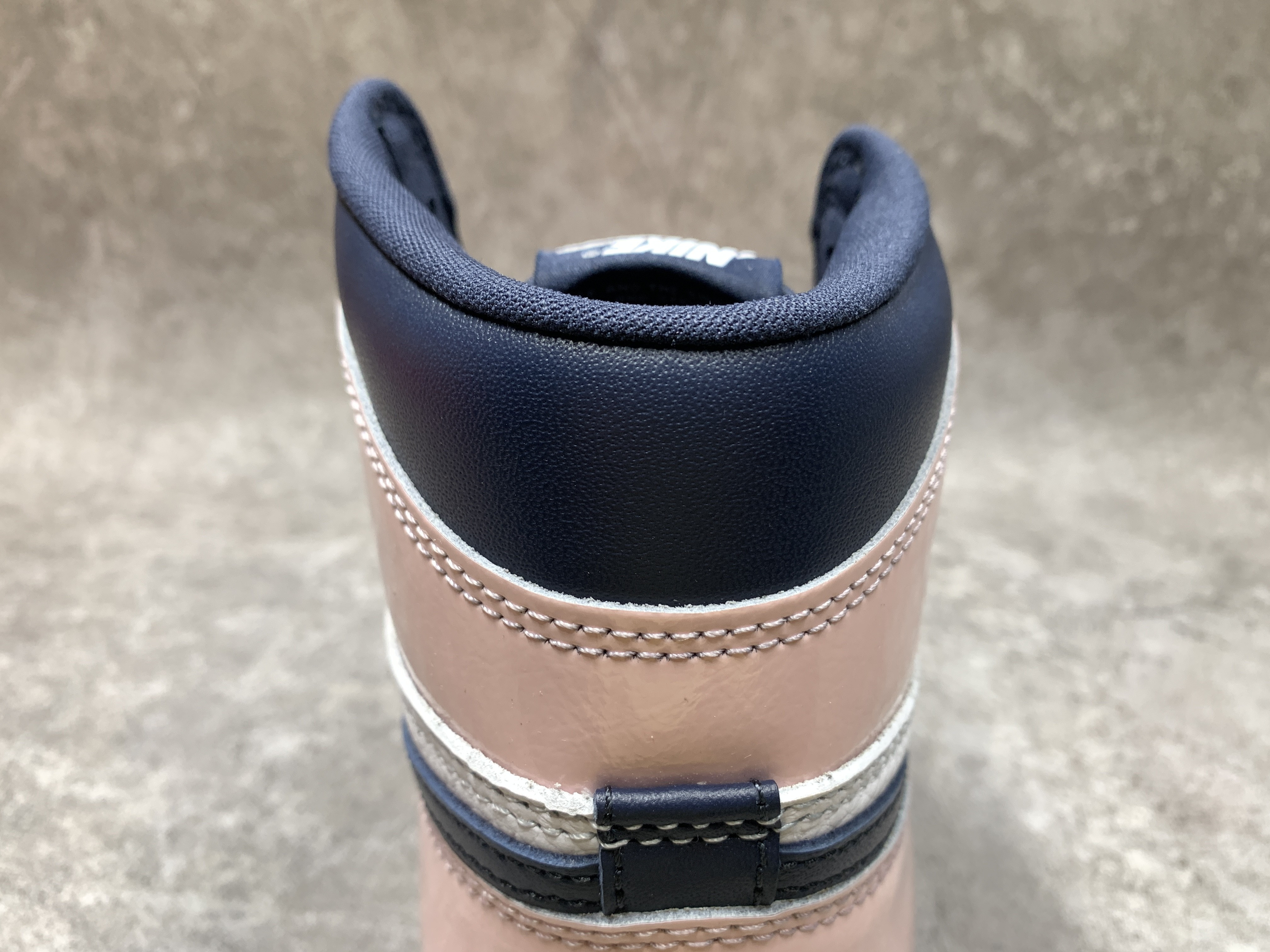 Air Jordan 1 Retro High OG SE Bubble Gum Atmosphere