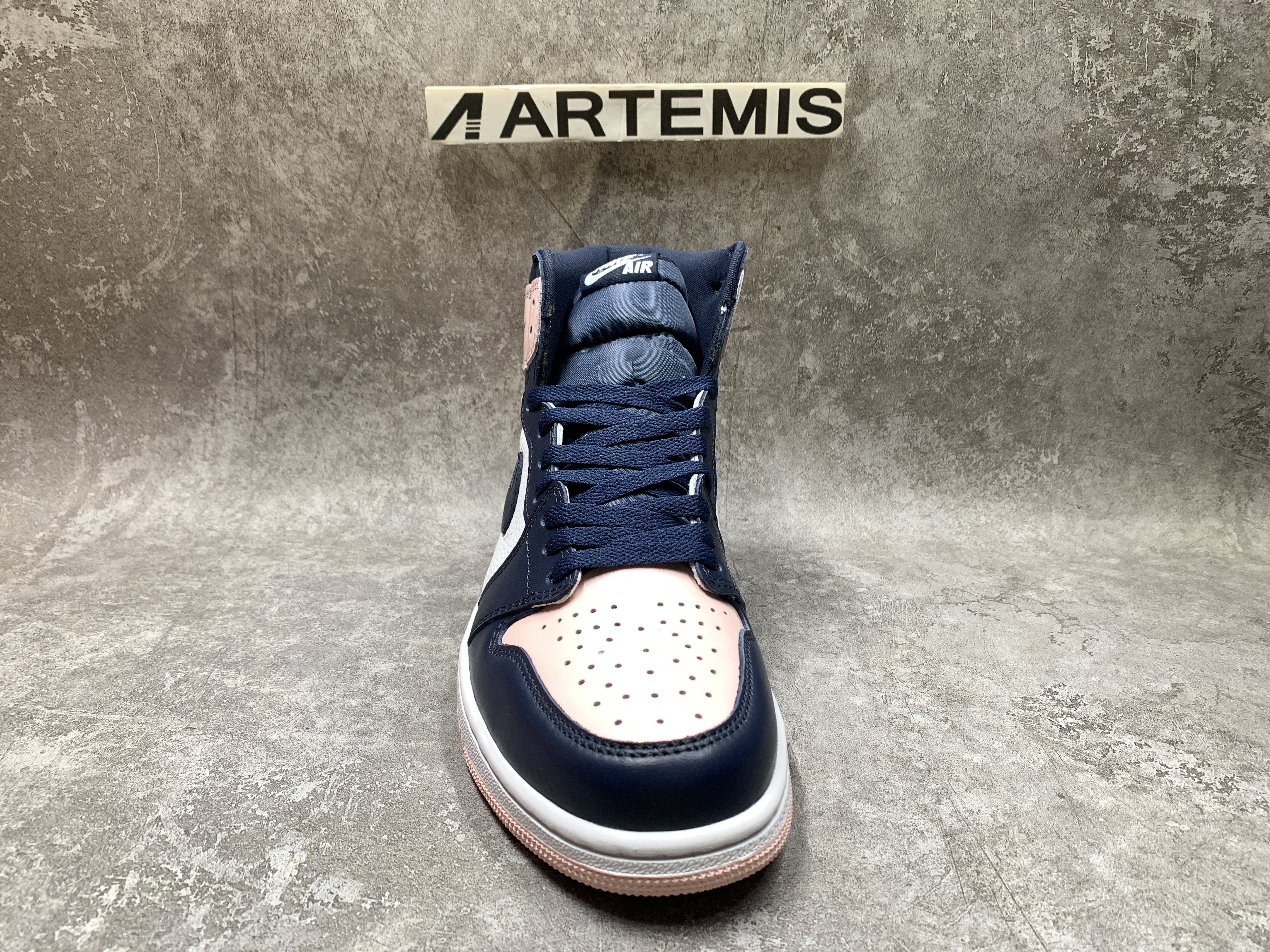 Air Jordan 1 Retro High OG SE Bubble Gum Atmosphere