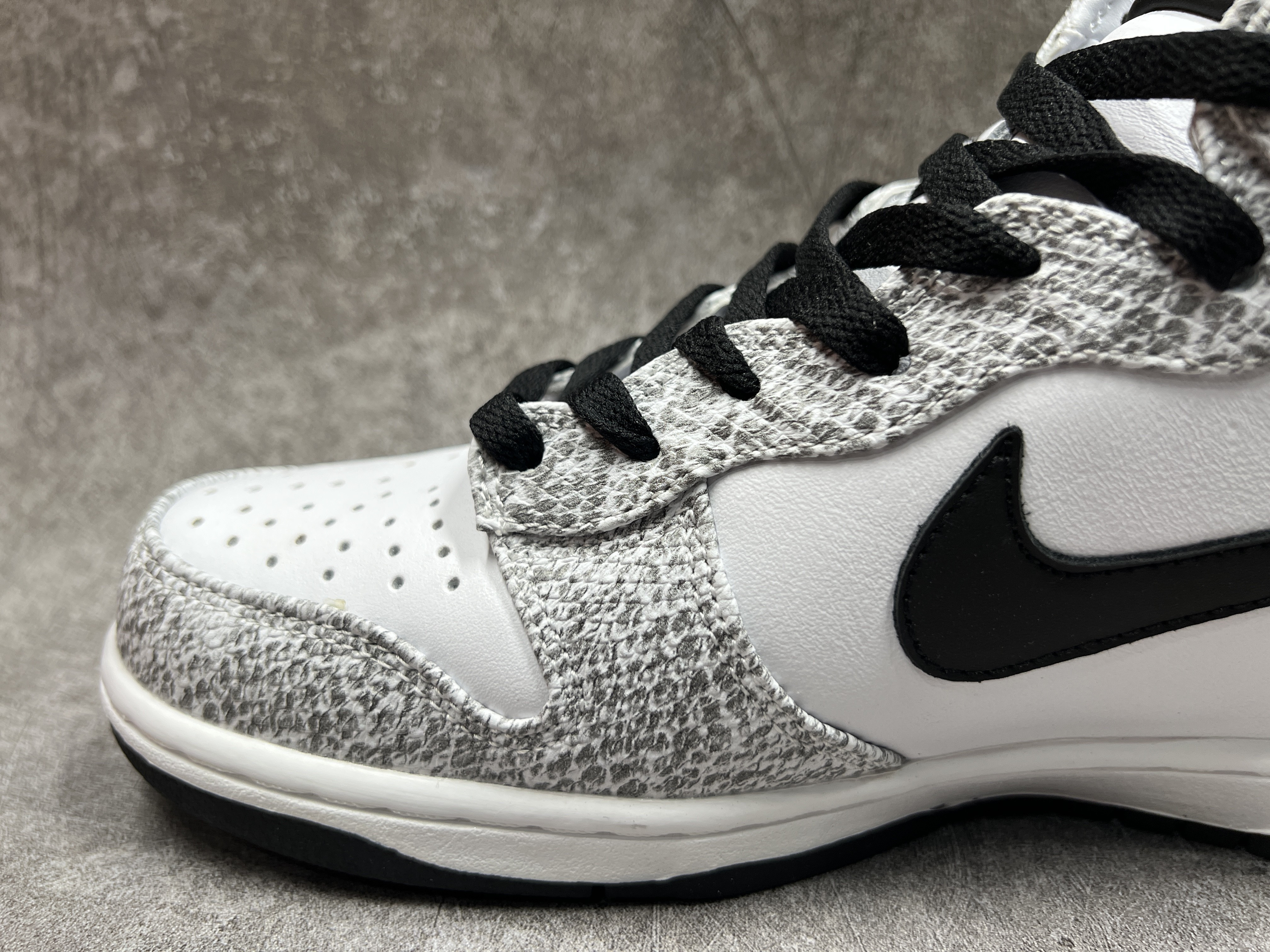 Nike Dunk High SP Cocoa Snake