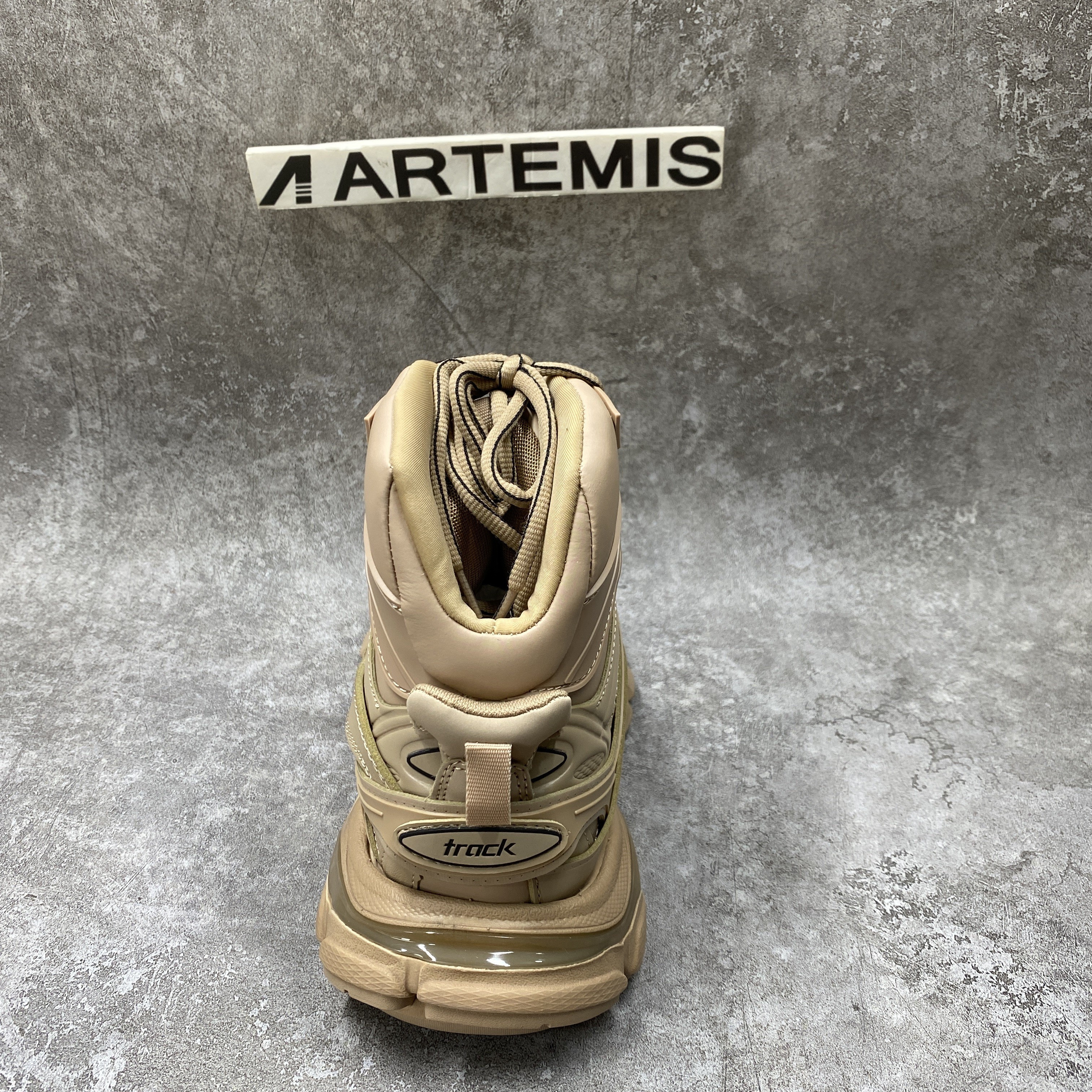 Balenciga Track Hike Beige