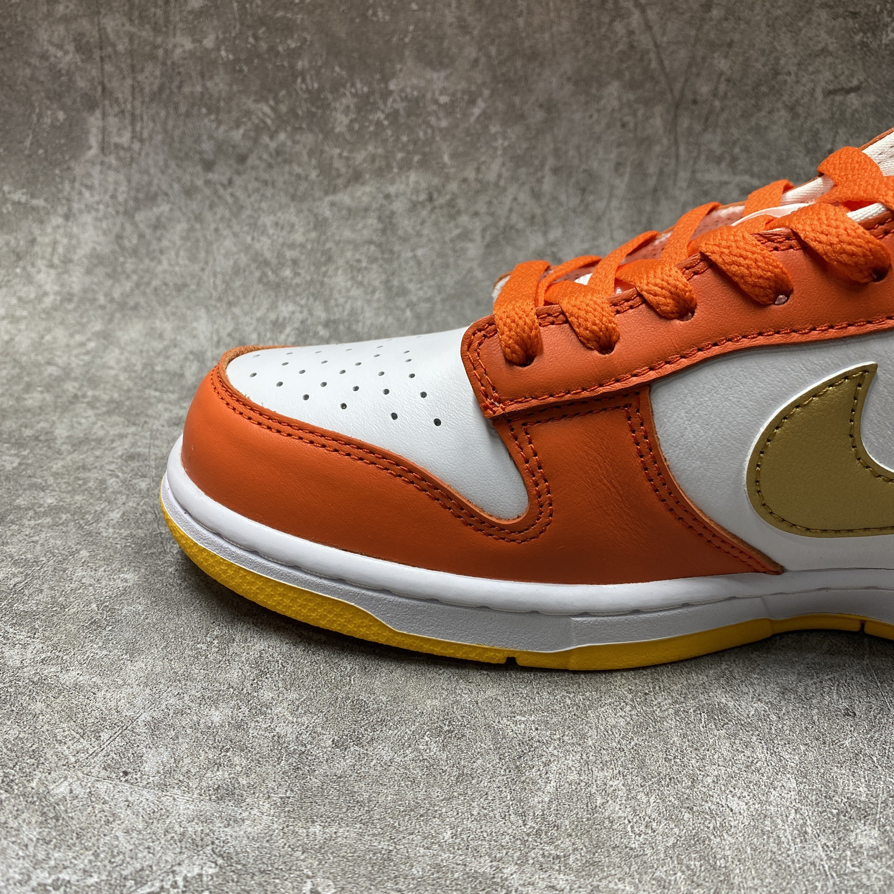 Nike Dunk Low University Gold