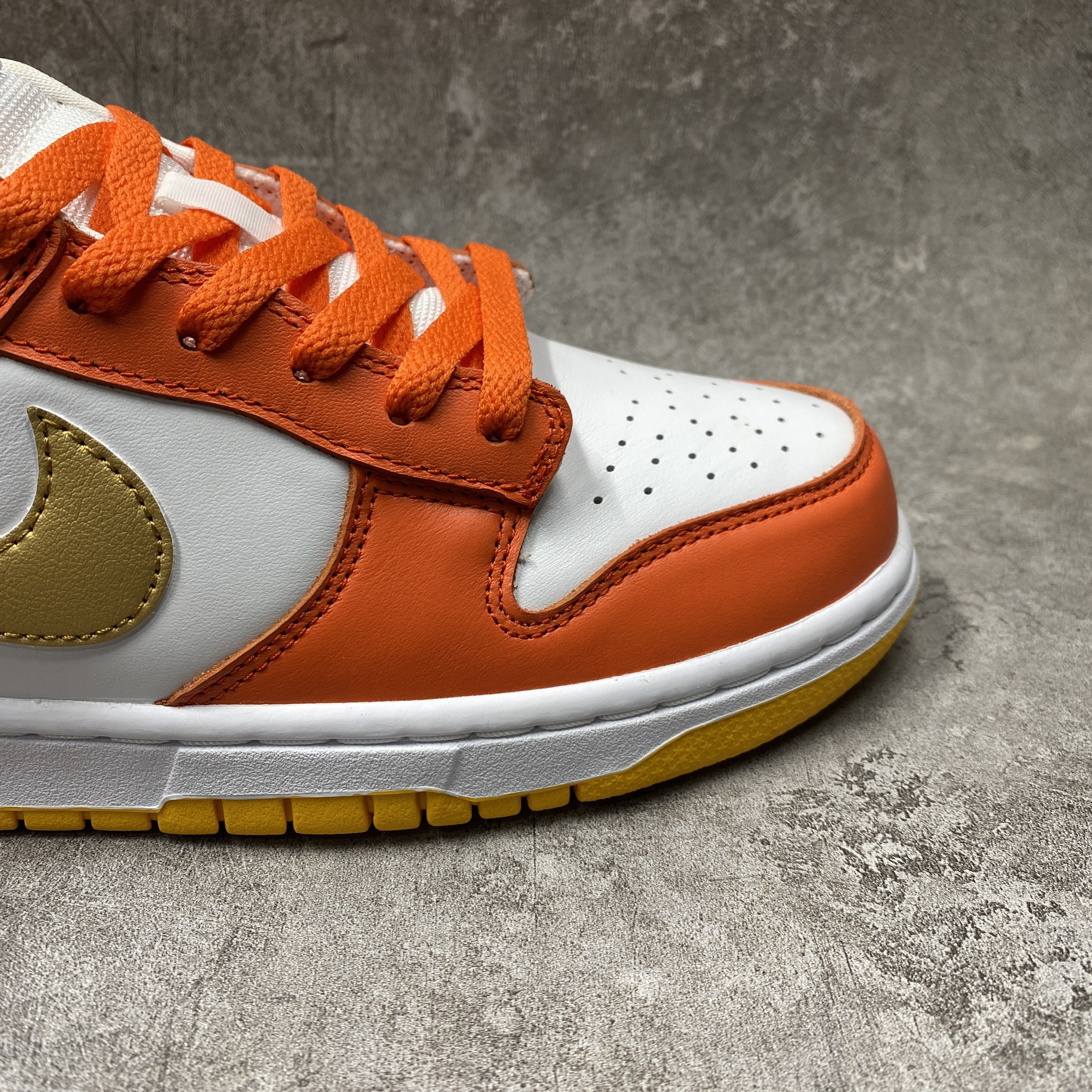 Nike Dunk Low University Gold