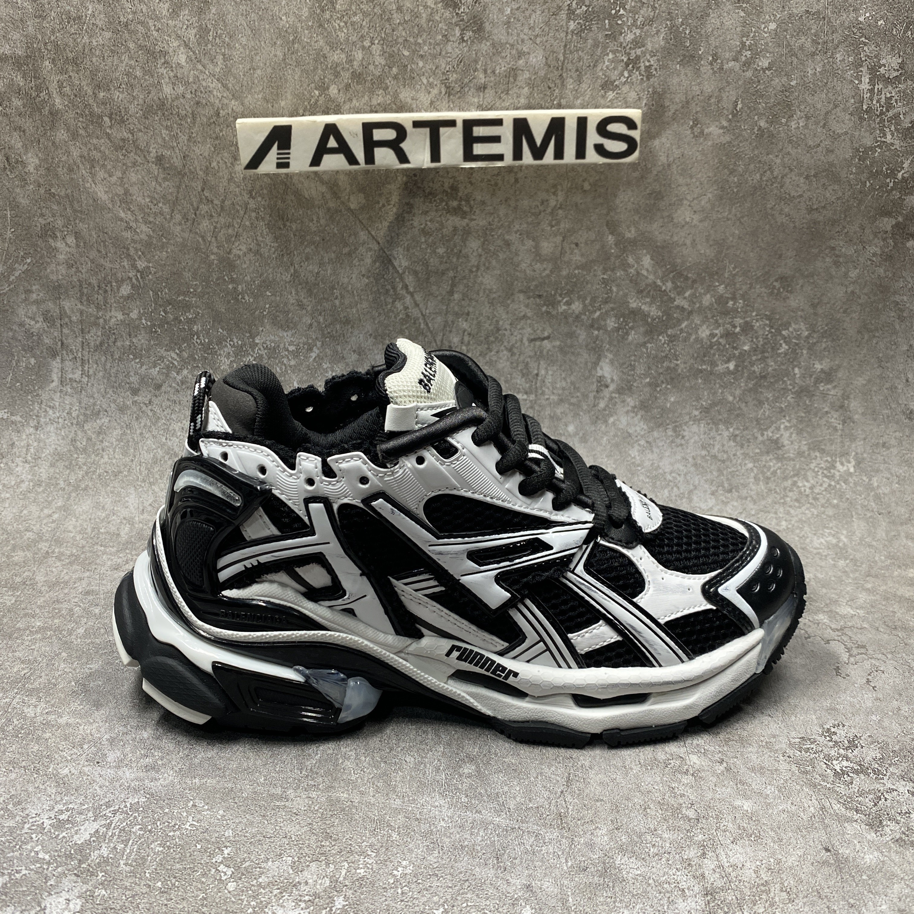 Balenciga Runner Sneaker Black White