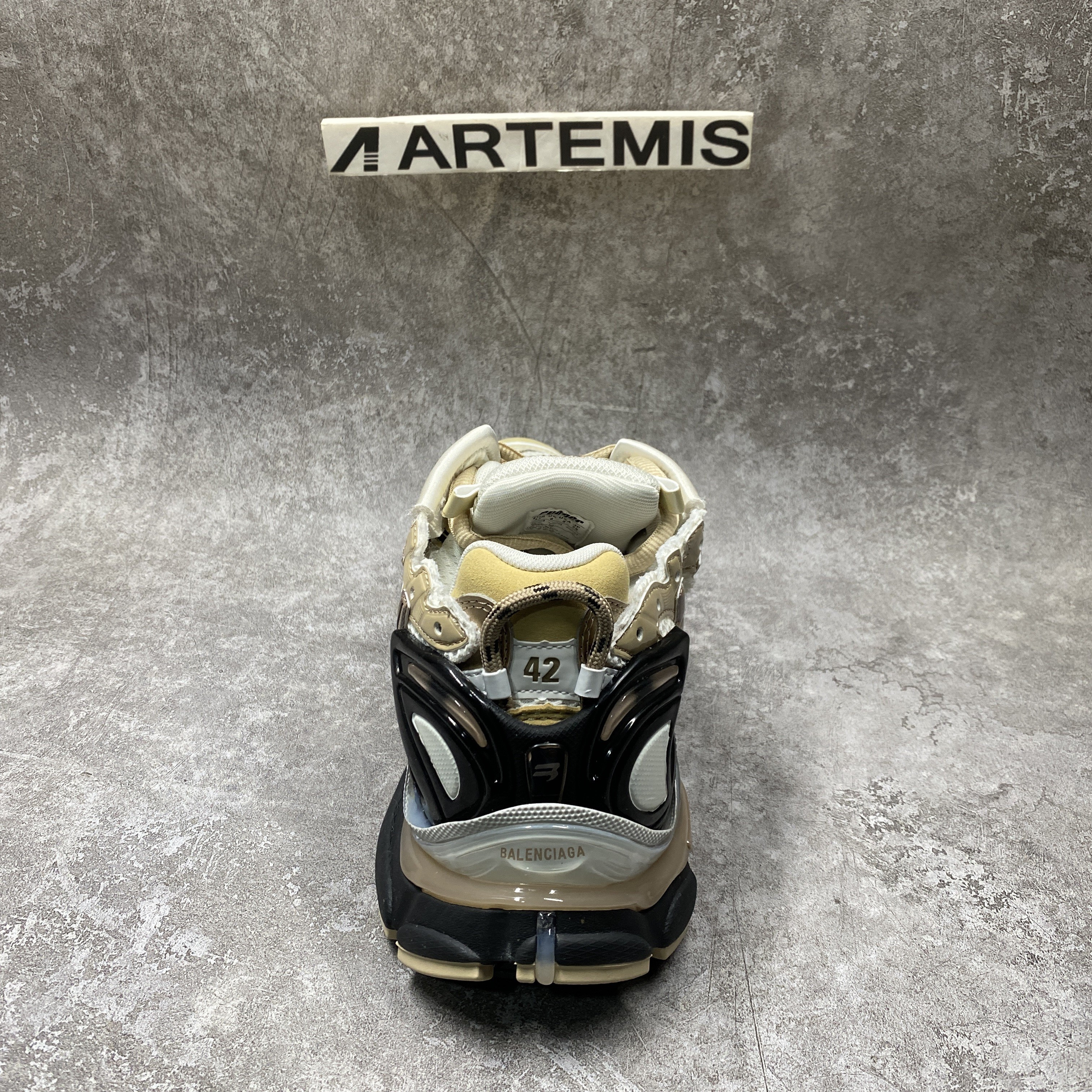 Balenciga Runner Beige Black White