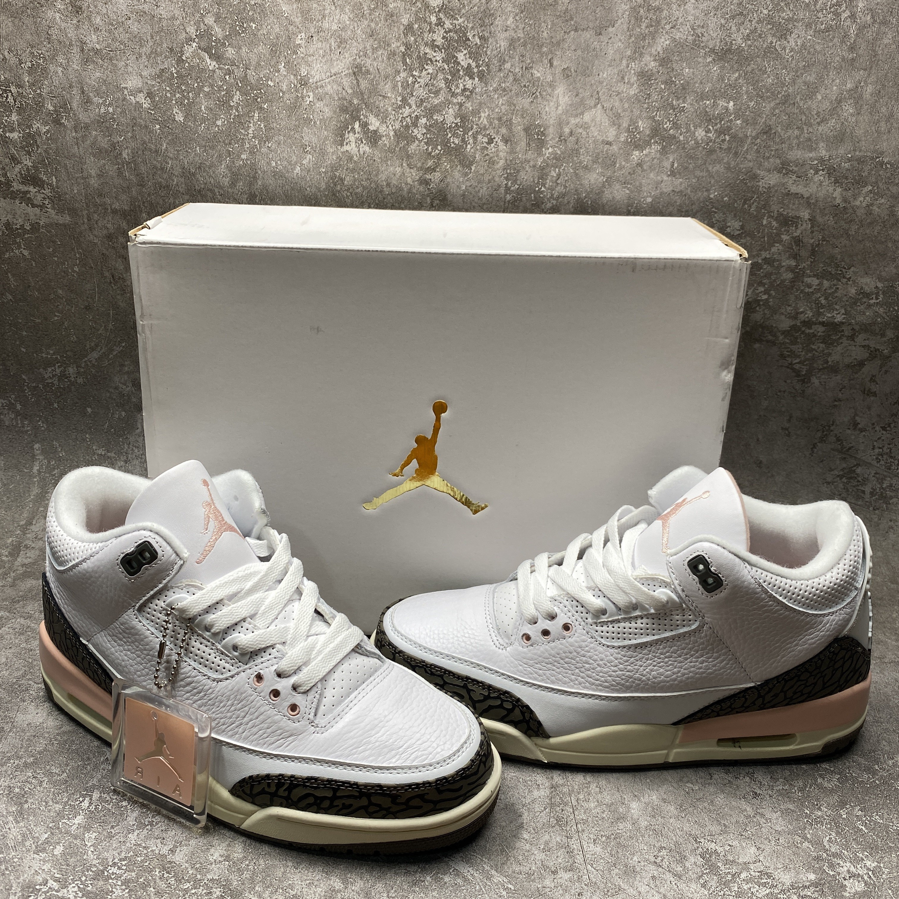 Air Jordan 3 Retro Neapolitan Dark Mocha