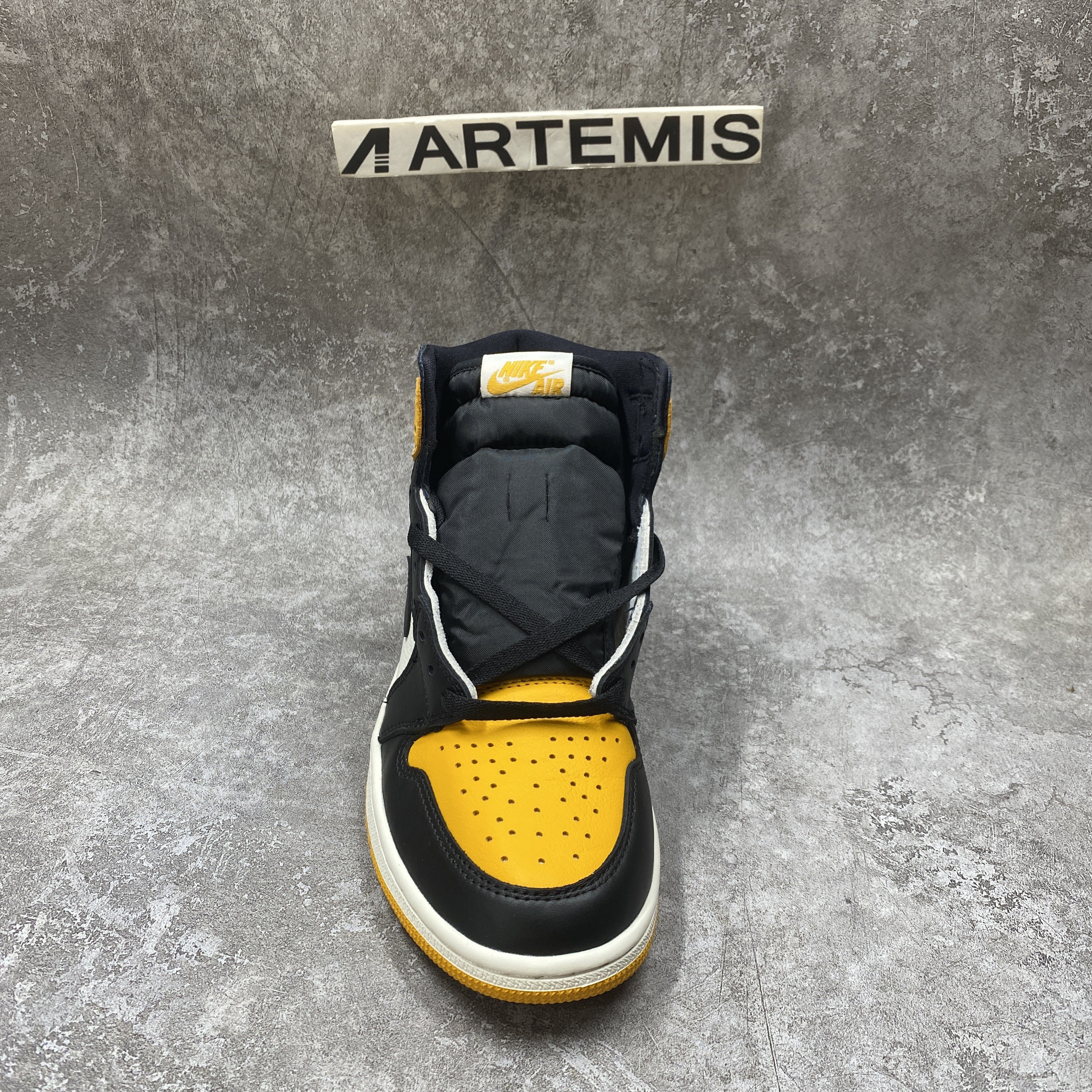 Air Jordan 1 High OG Yellow Toe