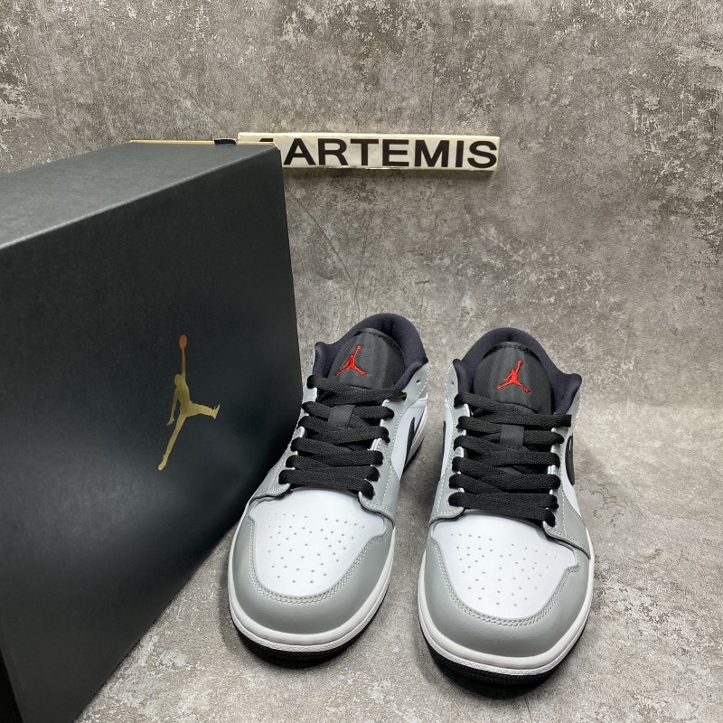 Air Jordan 1 Low Light Smoke Grey