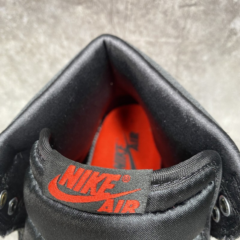 Air Jordan 1 High OG WMNS Satin Bred