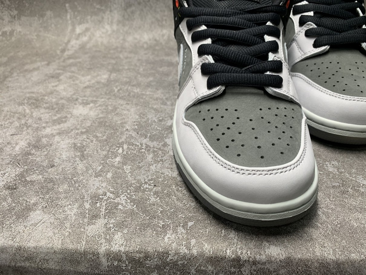 Nike SB Dunk Low VX1000