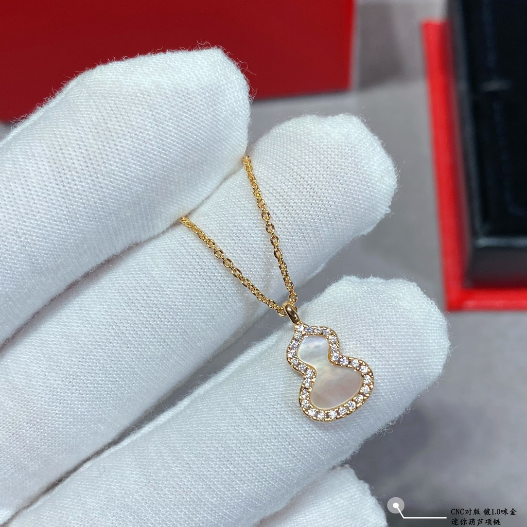 Qeelin Mini Gourd Necklace