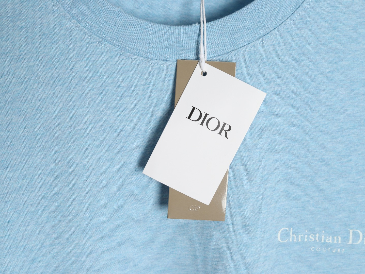 D*or short-sleeved t-shirt