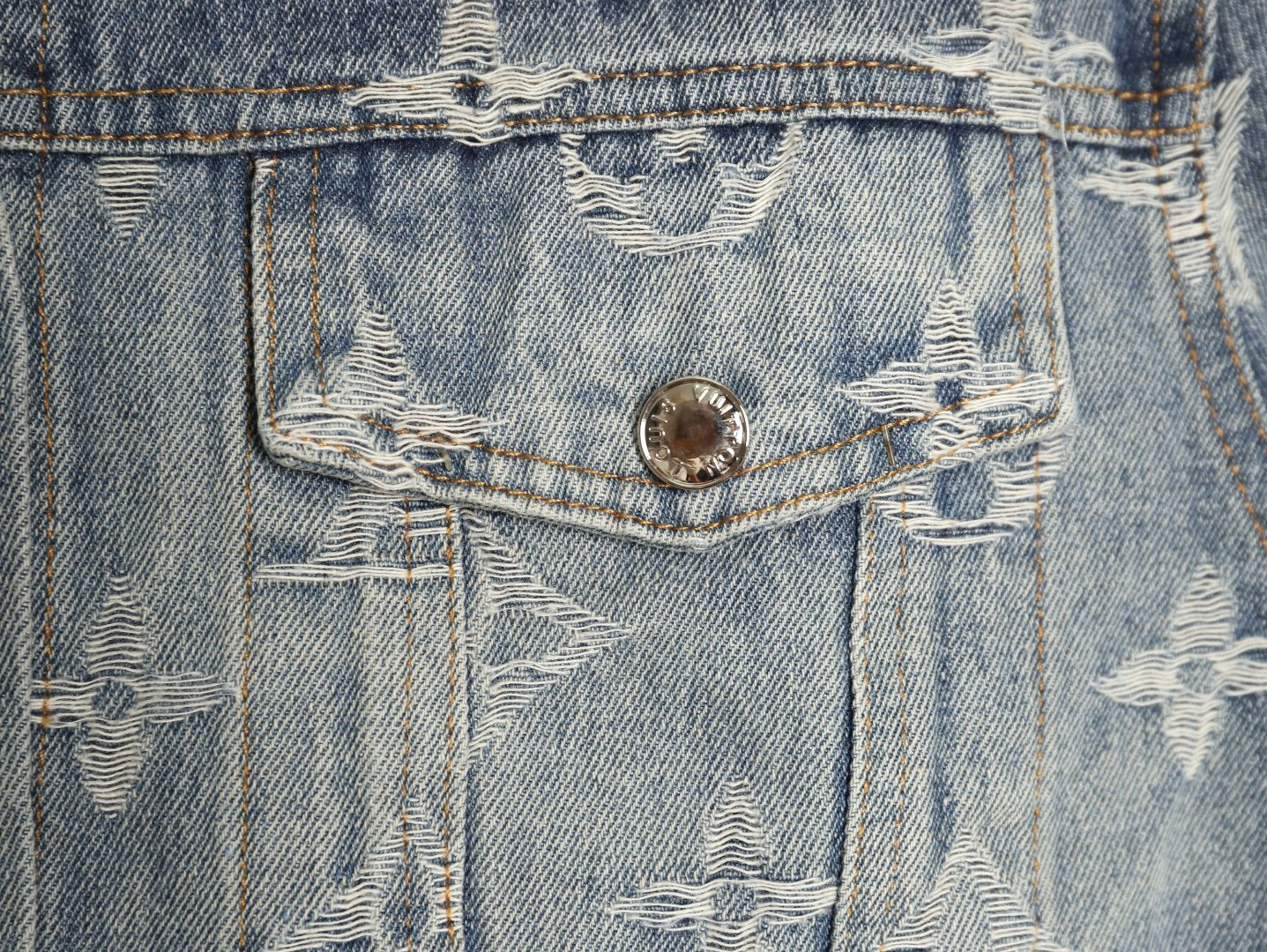 l0*is V*t0n denim jacket