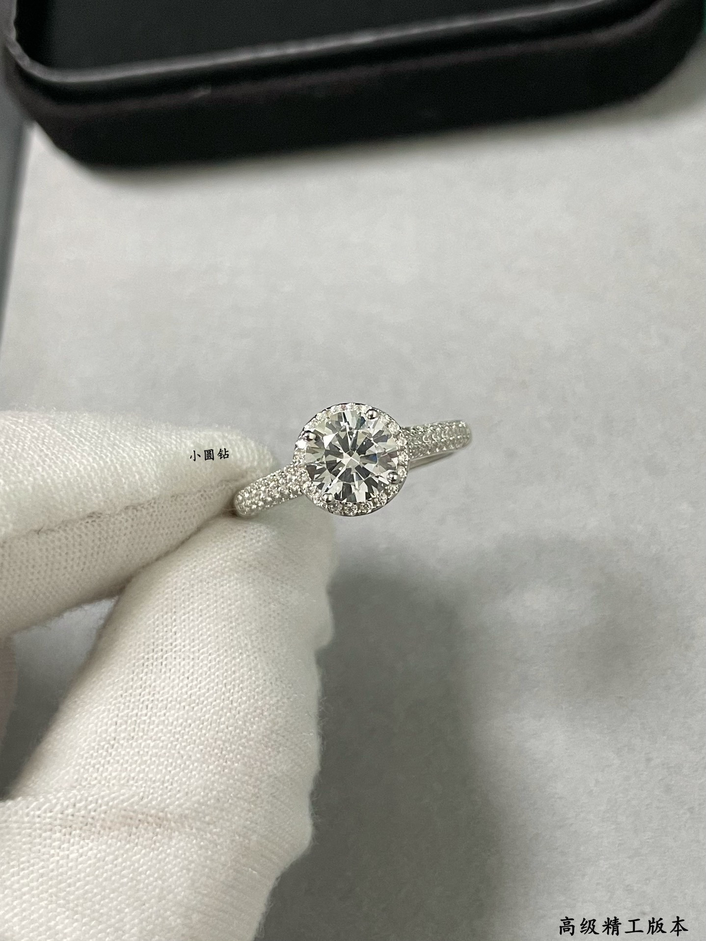 t*f*ny & co. petite solitaire round Di*m*nd ring ag925
