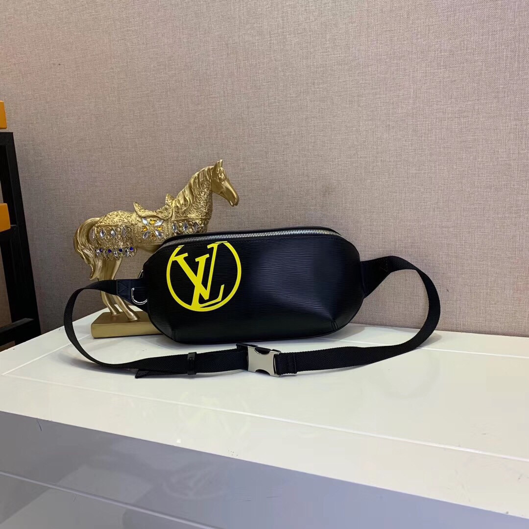 LV BUMBAG M55131