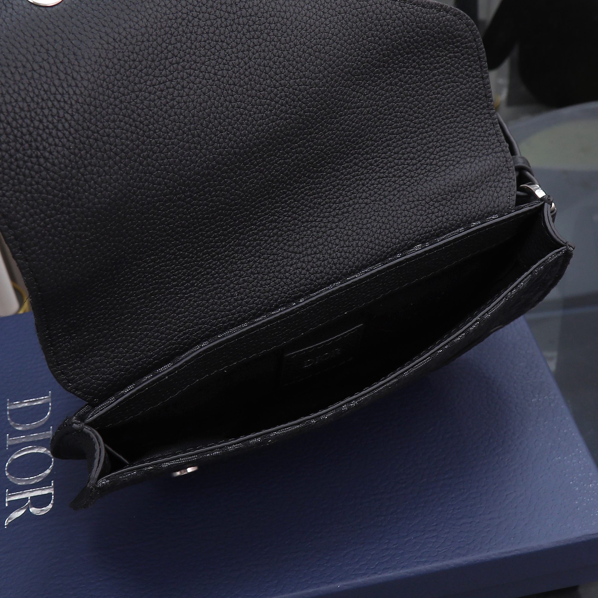 D*or saddle messenger bag with flap 23 x18 x6cm