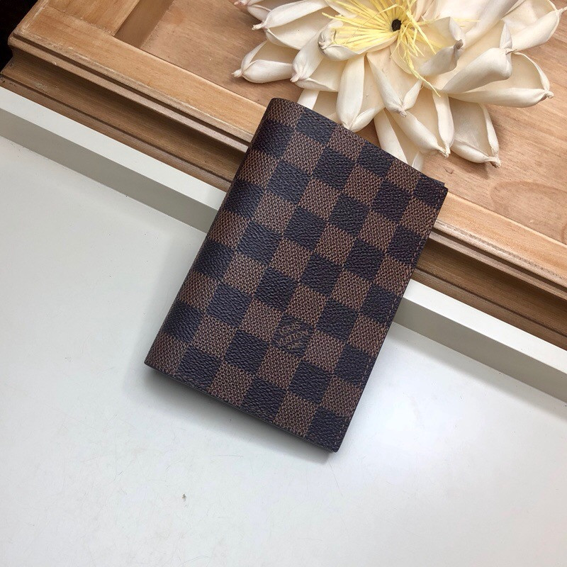 LV Passport cover N64412