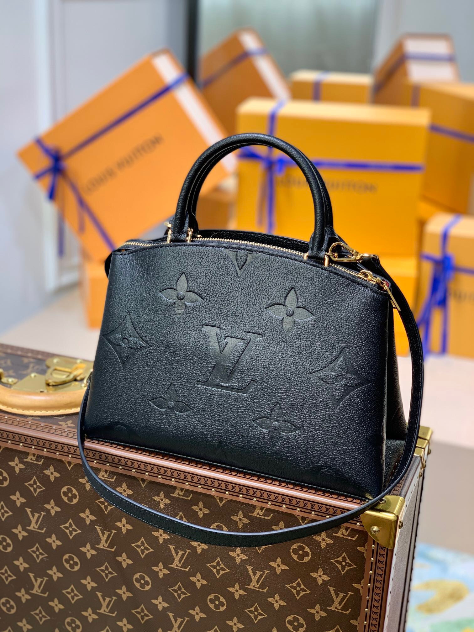 LV PETIT PALAIS M58916