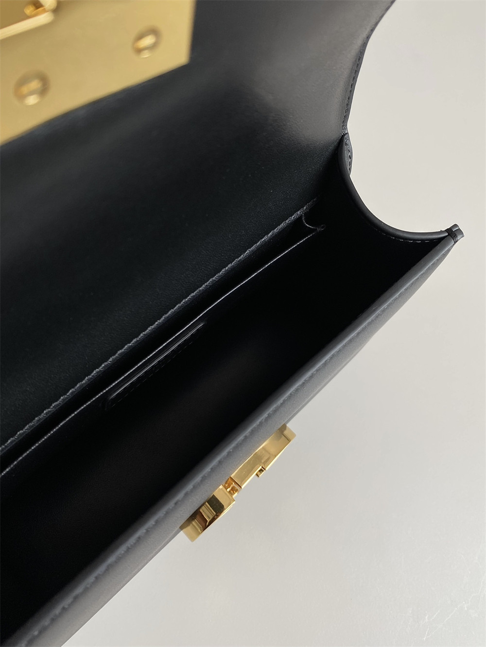 D*or 30 montaigne east-west bag with chain 21 x 12 x 6 cm / 8.5 x 4.5 x 2.5 inches