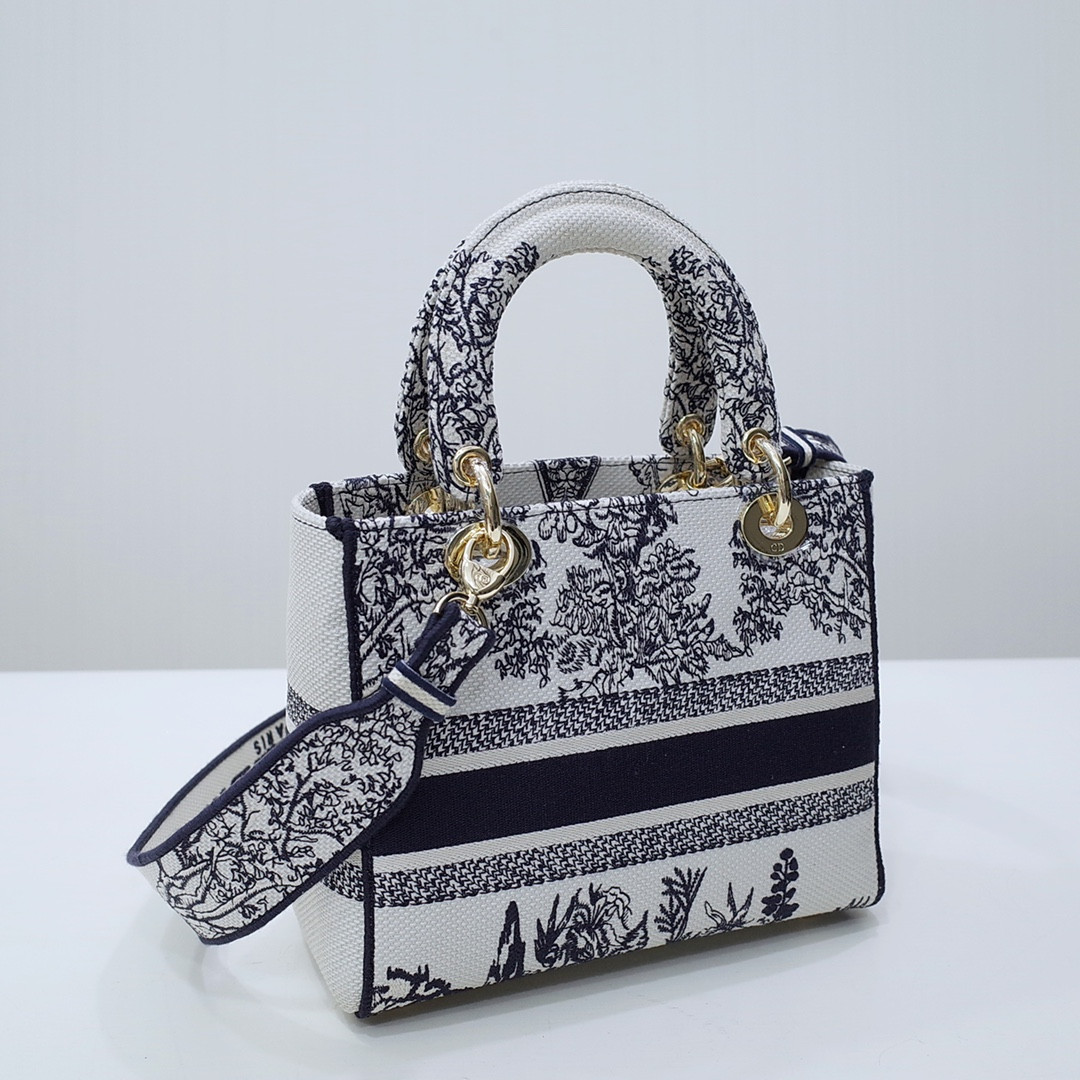 medium D*or lady d-lite bag  24 x 20 x 11 cm